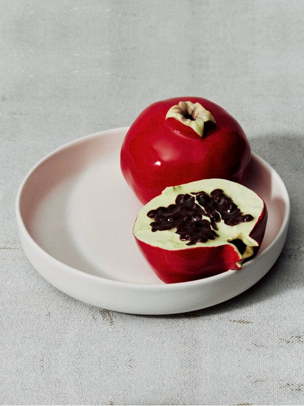 Medicis decorative plate with red ceramic pomegranates by Villa Arev