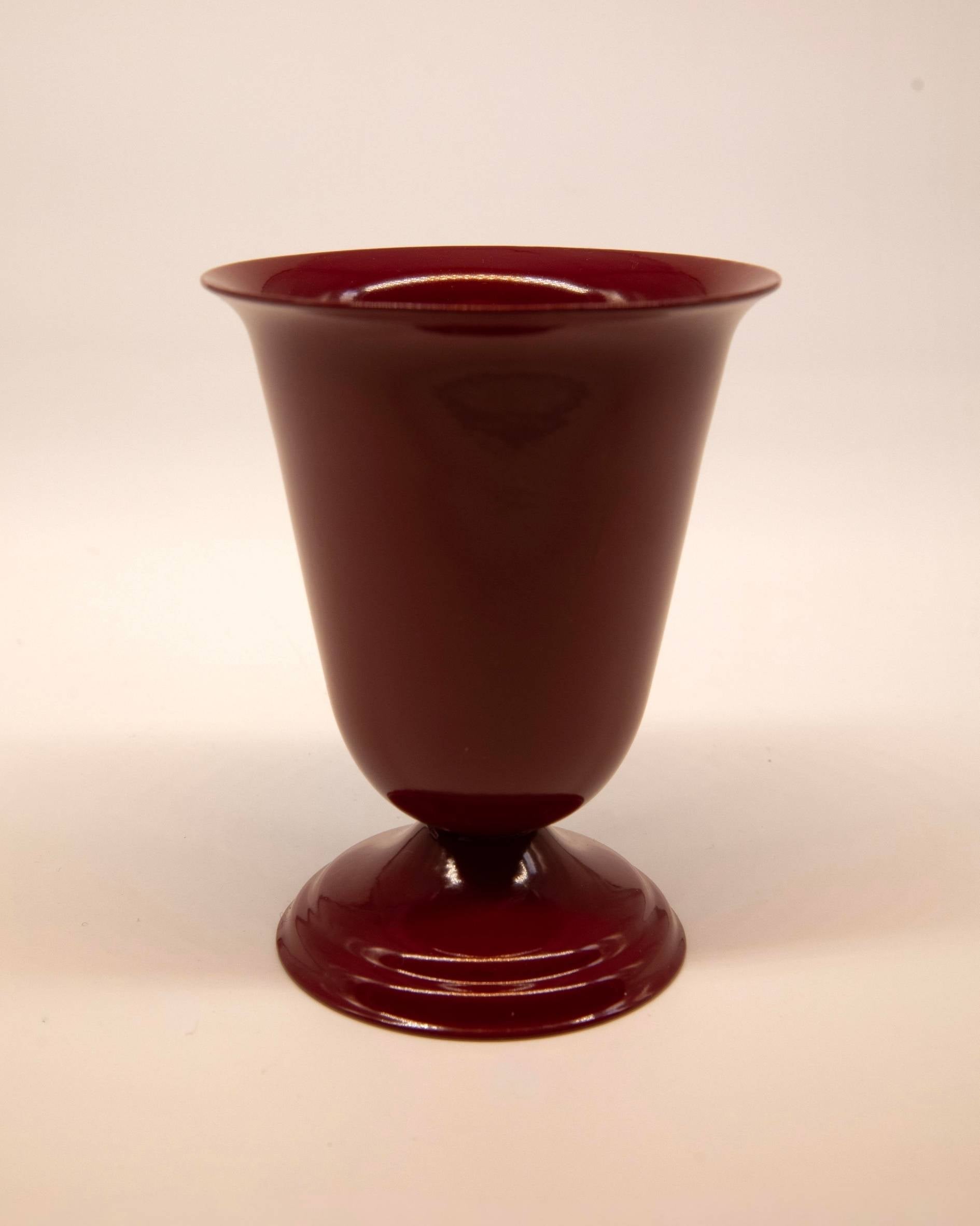 TULIP COUPE — close-up