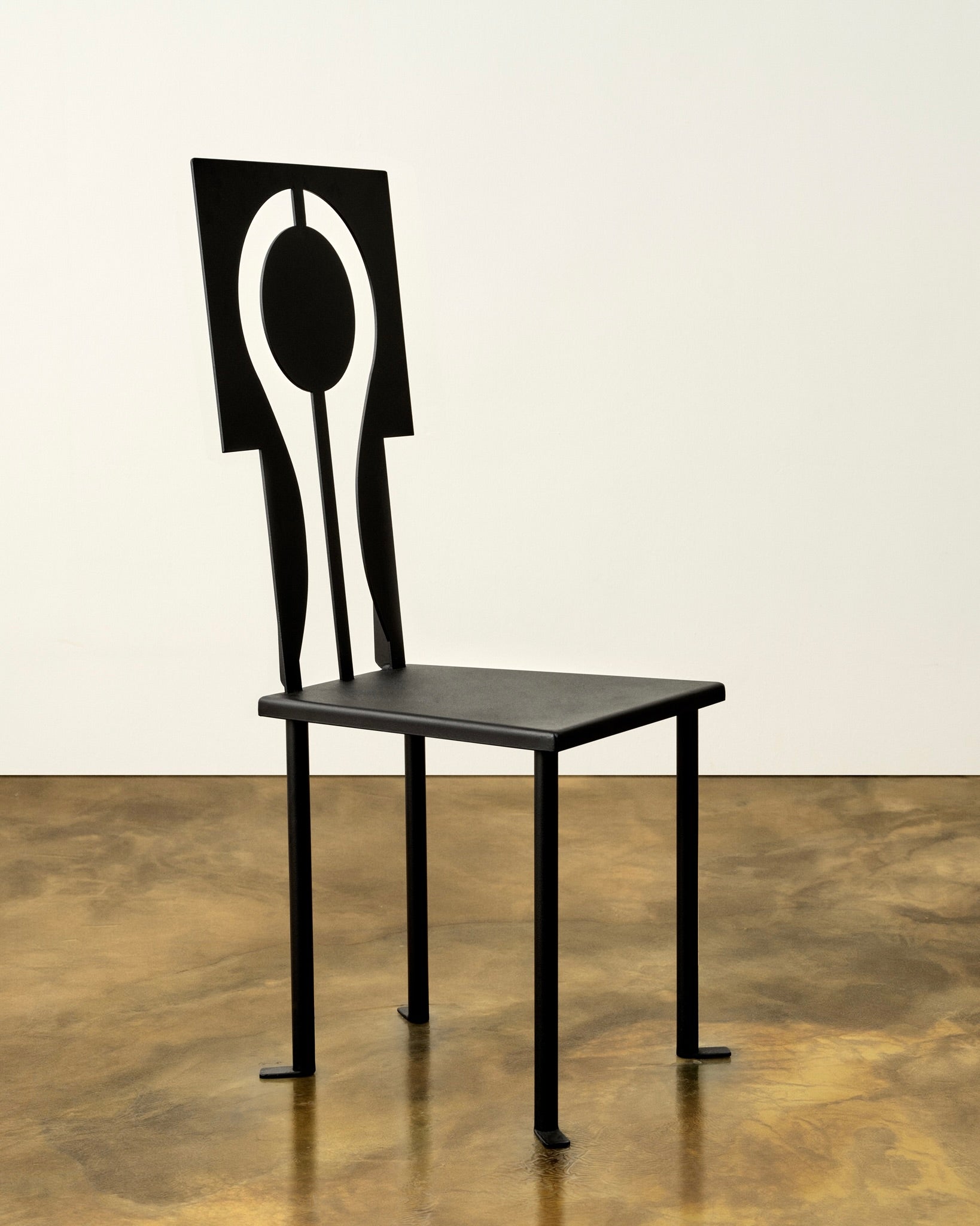 Chaise Luna en fer et peinture poudre noire