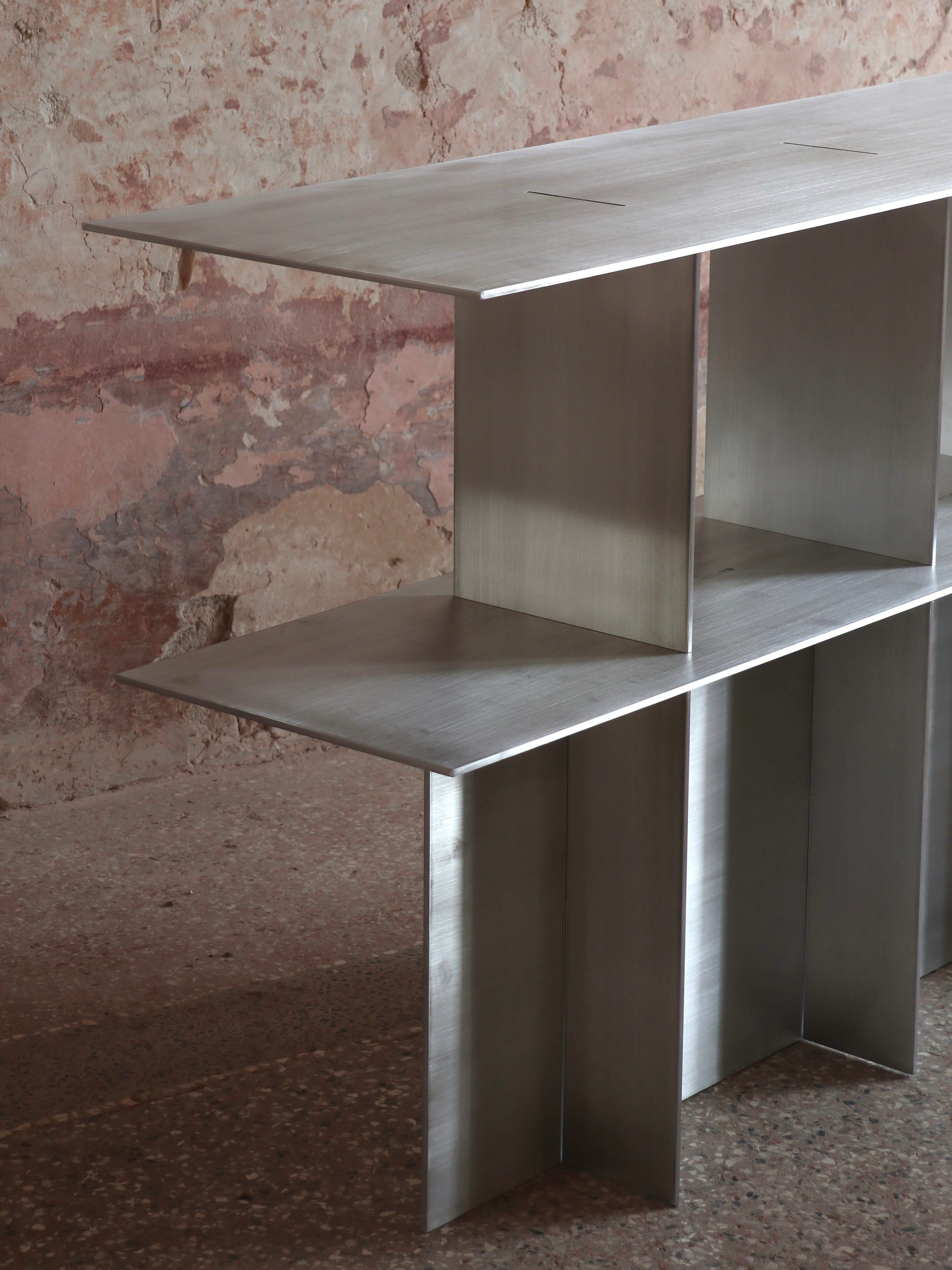 Lamina Console