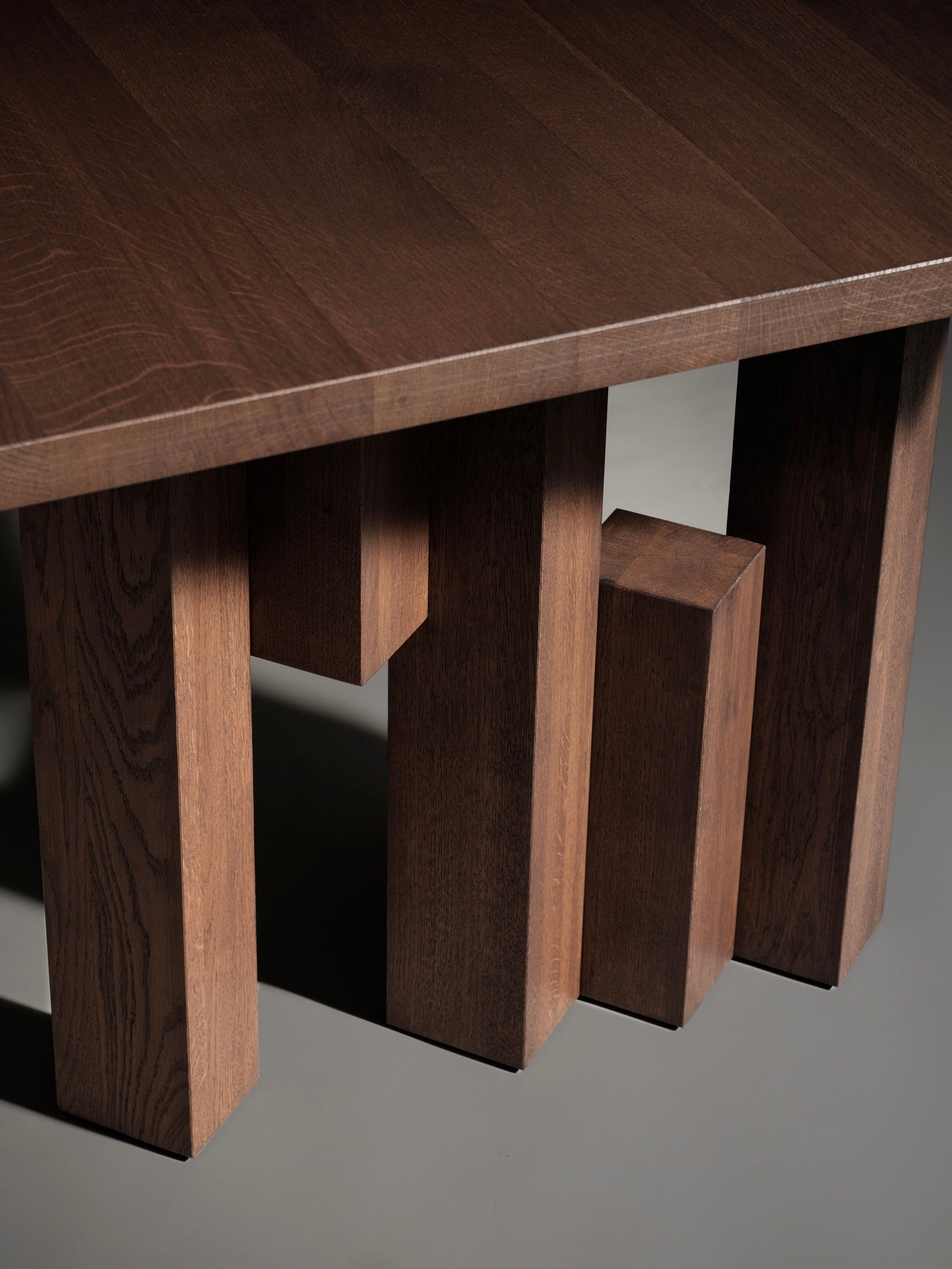 Fenestra Table