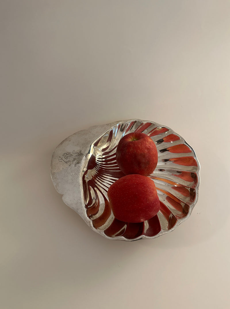 Beautiful decorative vide poche in the shape of a large shell