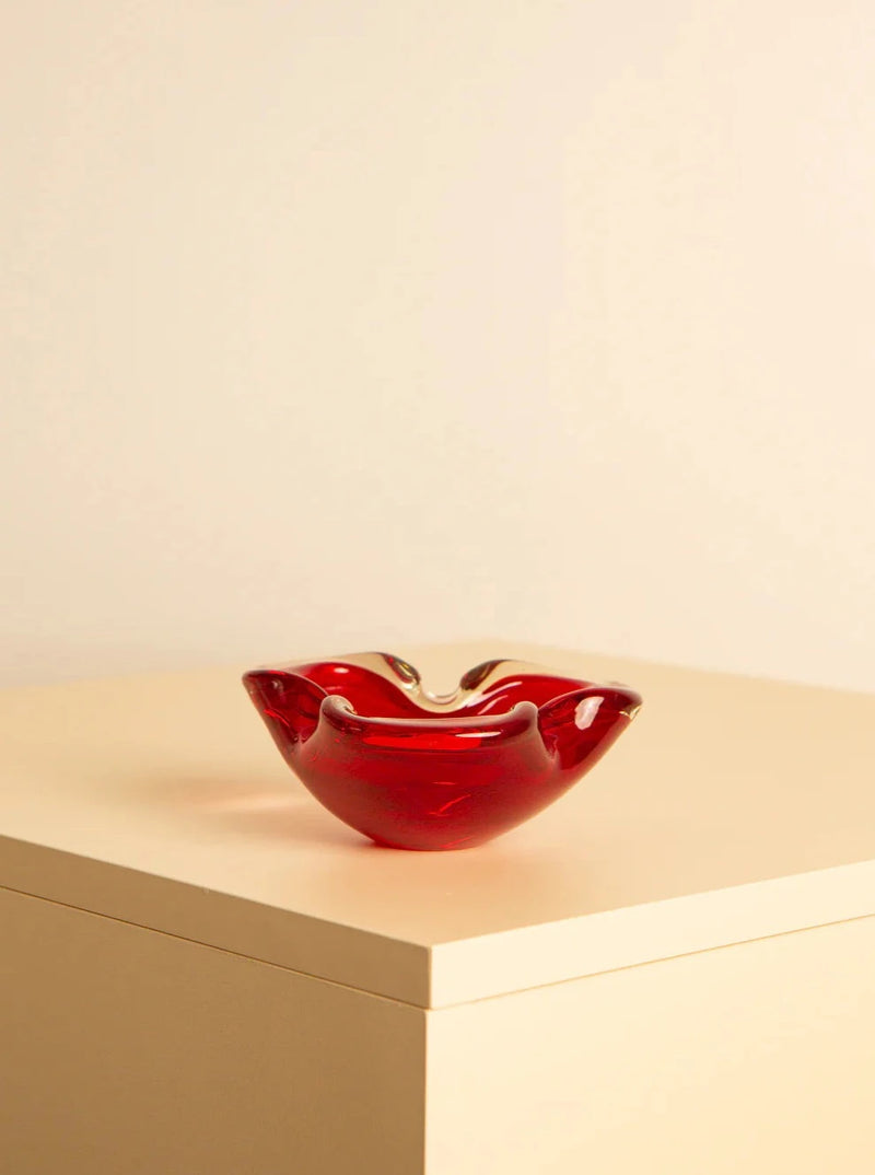  Stunning 60's Murano glass “Fleur” vase in rich red color, featuring a unique design with intricate floral motifs and a timeless elegance that captures the essence of vintage Italian artistry