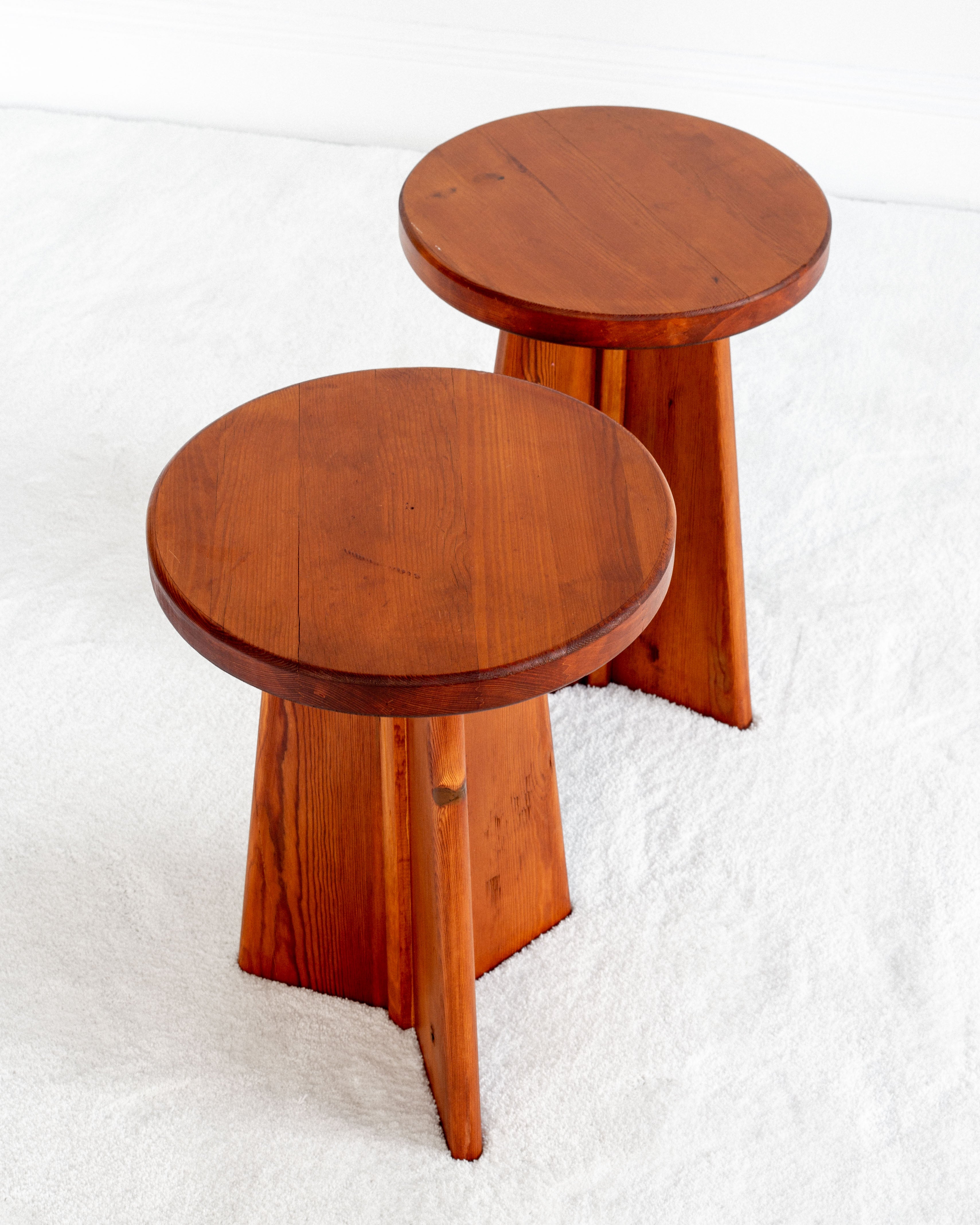 Paire de tabourets vintage en pin suédois