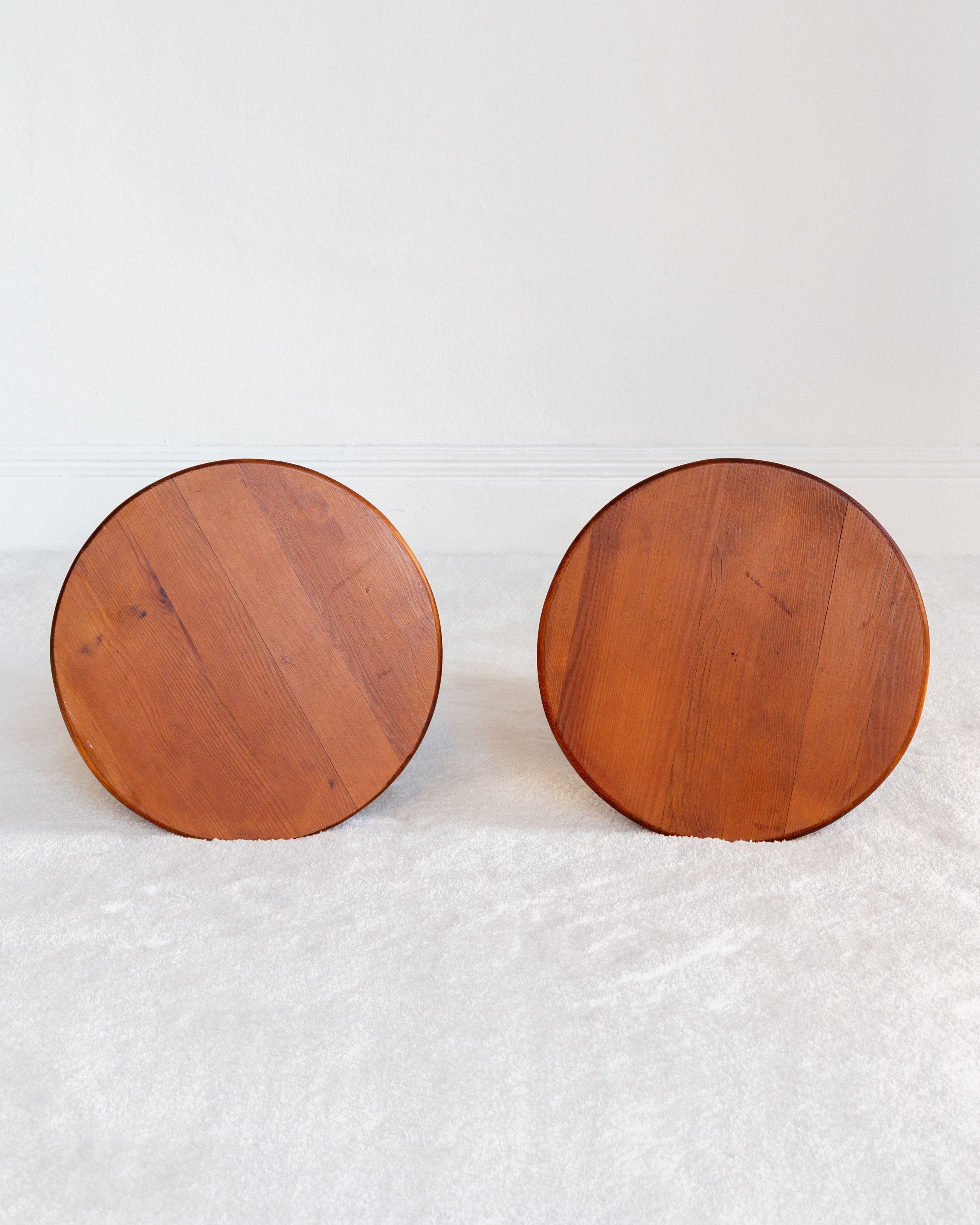 Paire de tabourets vintage en pin suédois