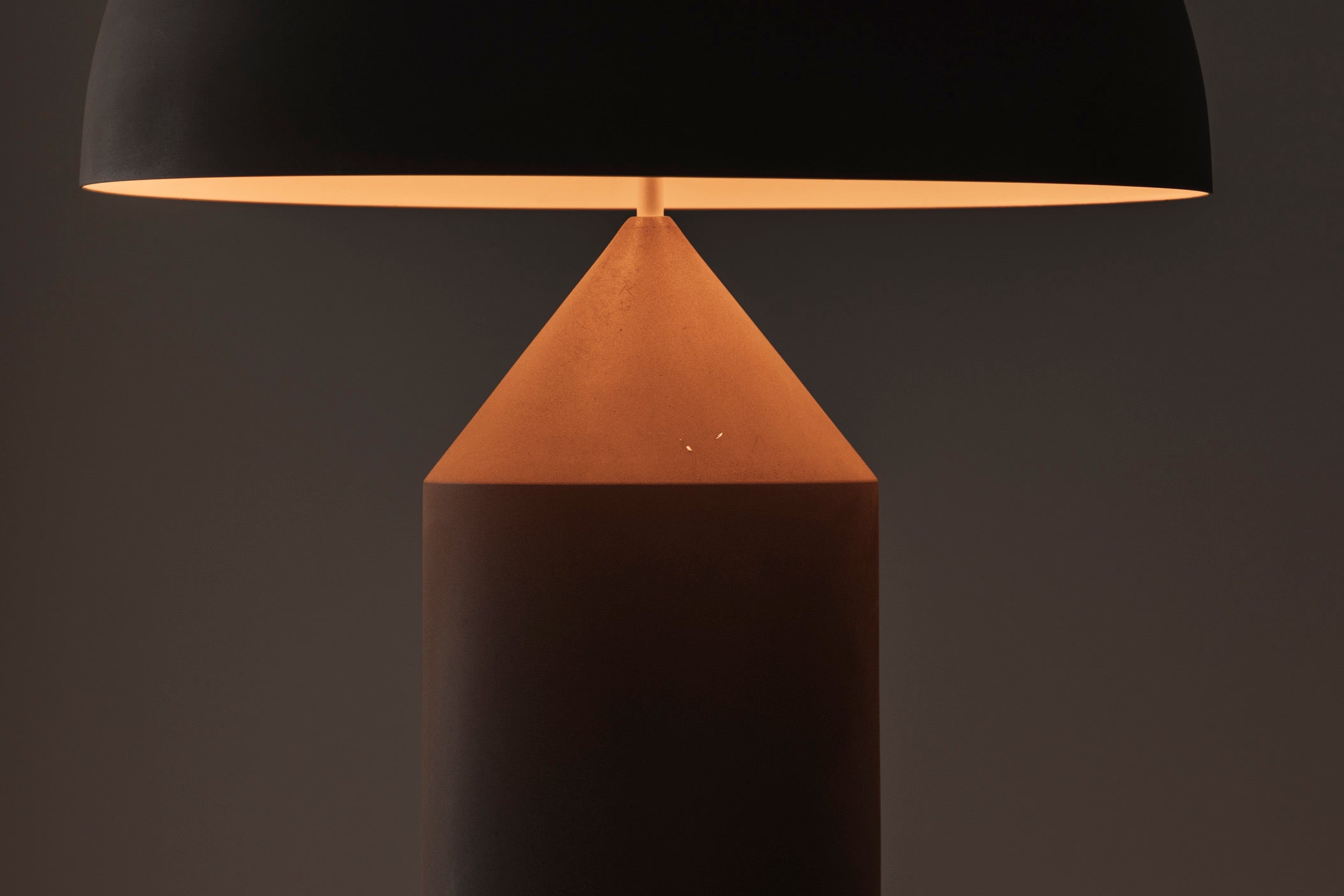 Rare first edition Atollo table lamp by Vico Magistretti for Oluce, Italy 1977 — in context