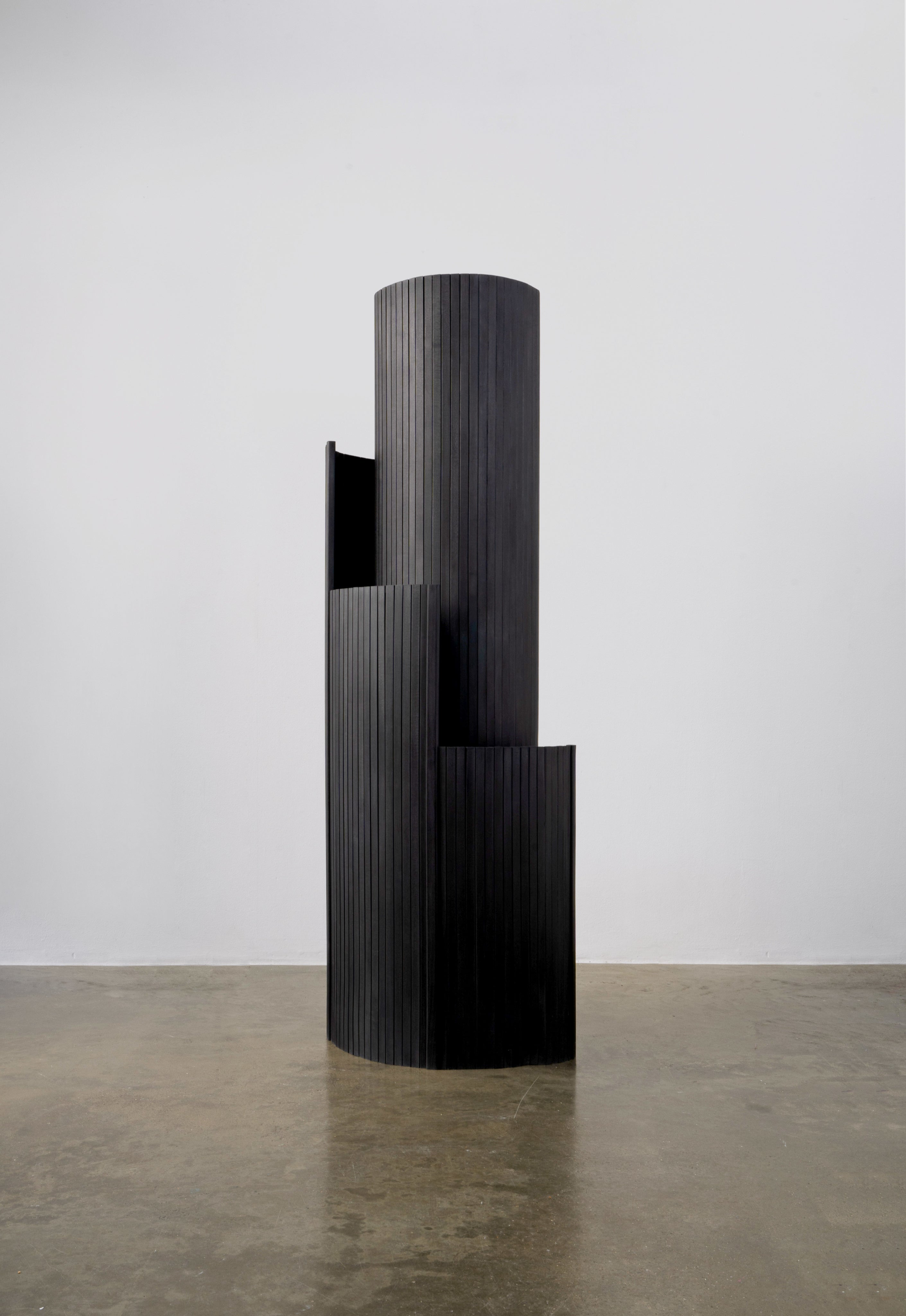 Écran Tambour Sculptural en Peuplier Fumé par Tom Roberts