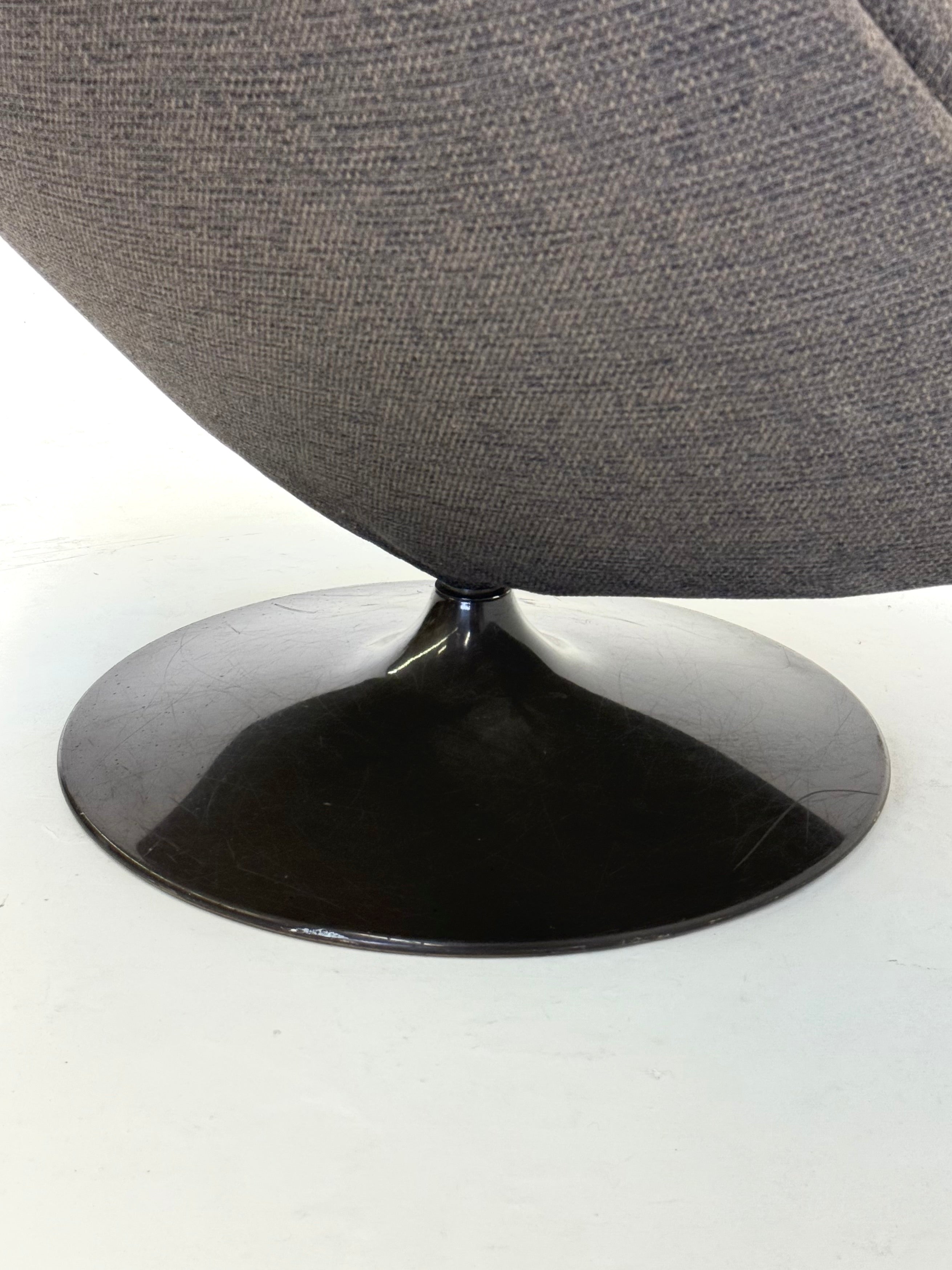 Artifort F510 armchair by Geoffrey Harcourt — view 11