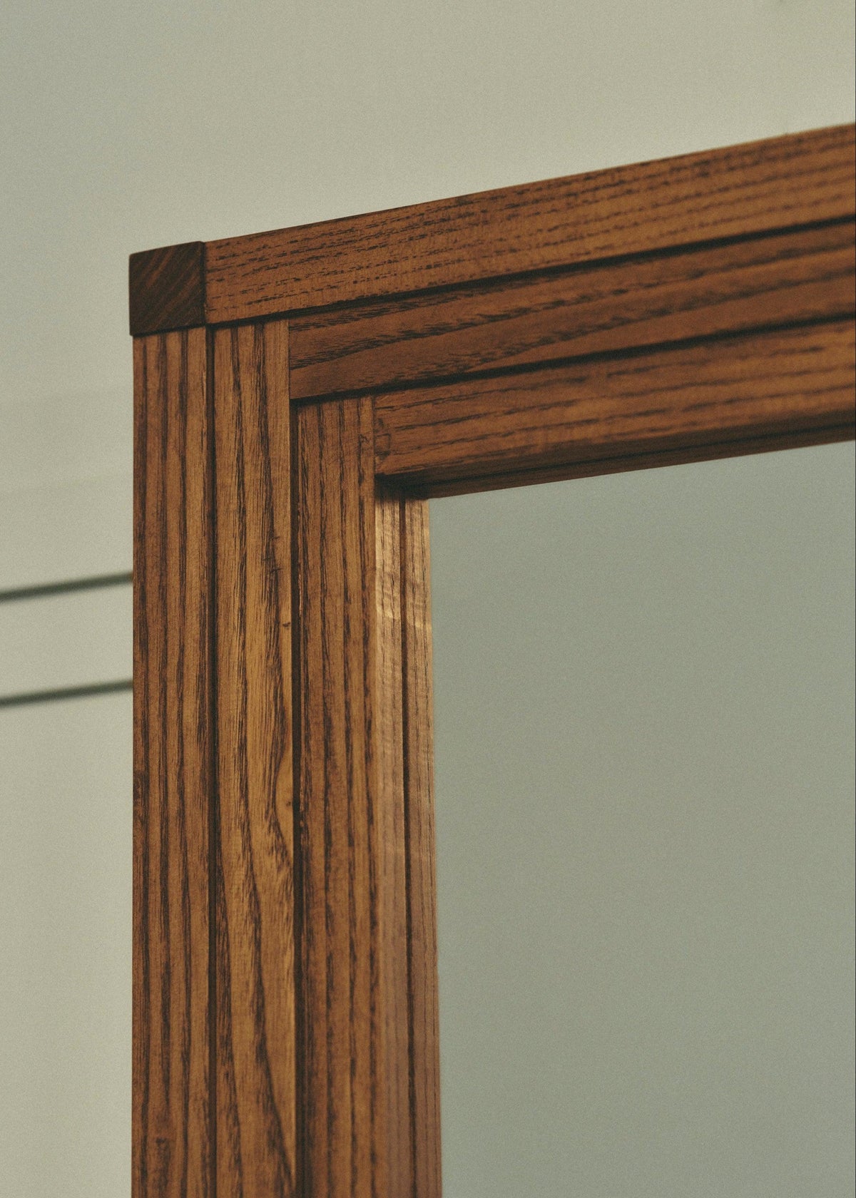 FRANKIE FRAME MIRROR 01 — detail view