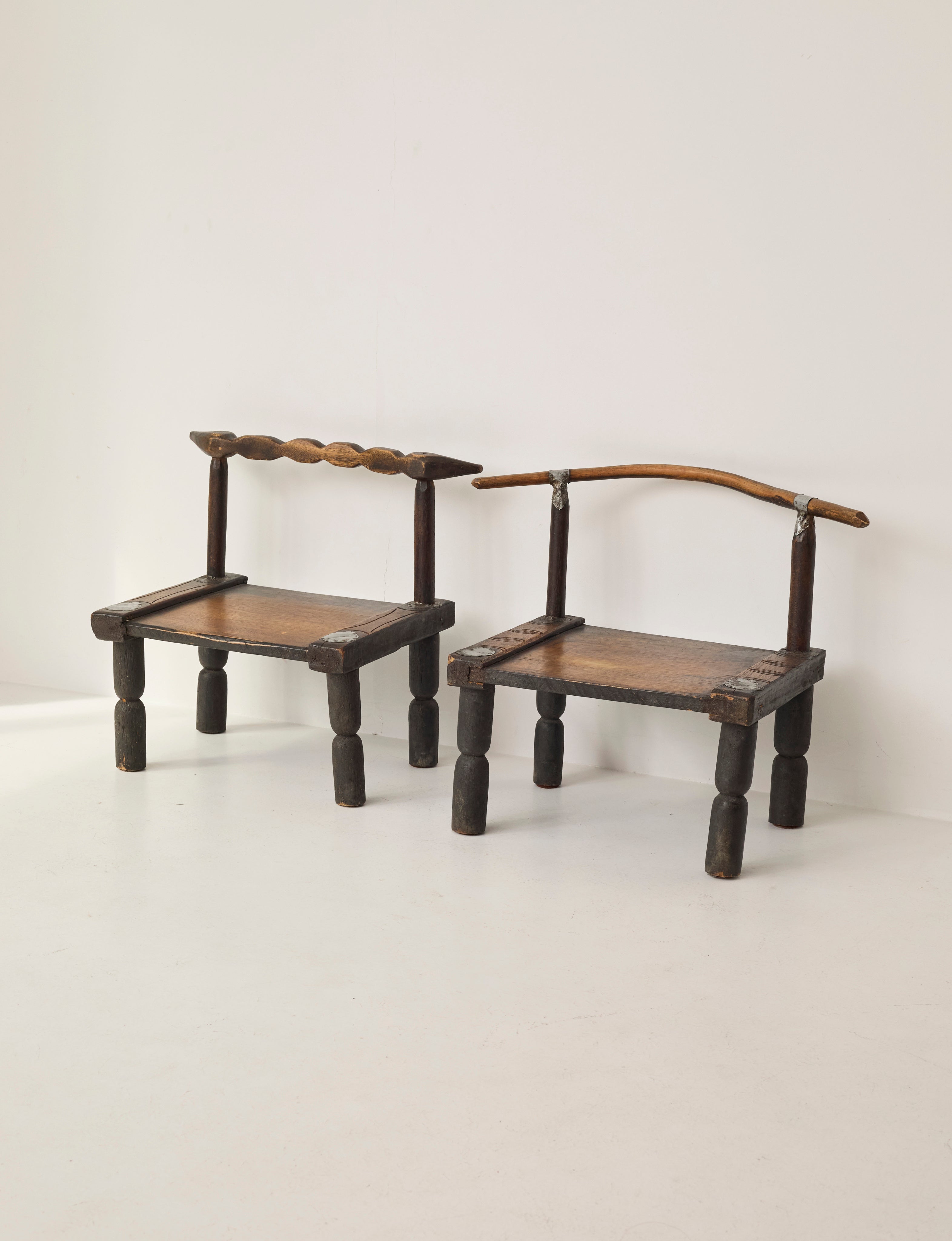 Small artisanal vintage West African chair "Baoulé" in solid wood C. 1960 — view 9