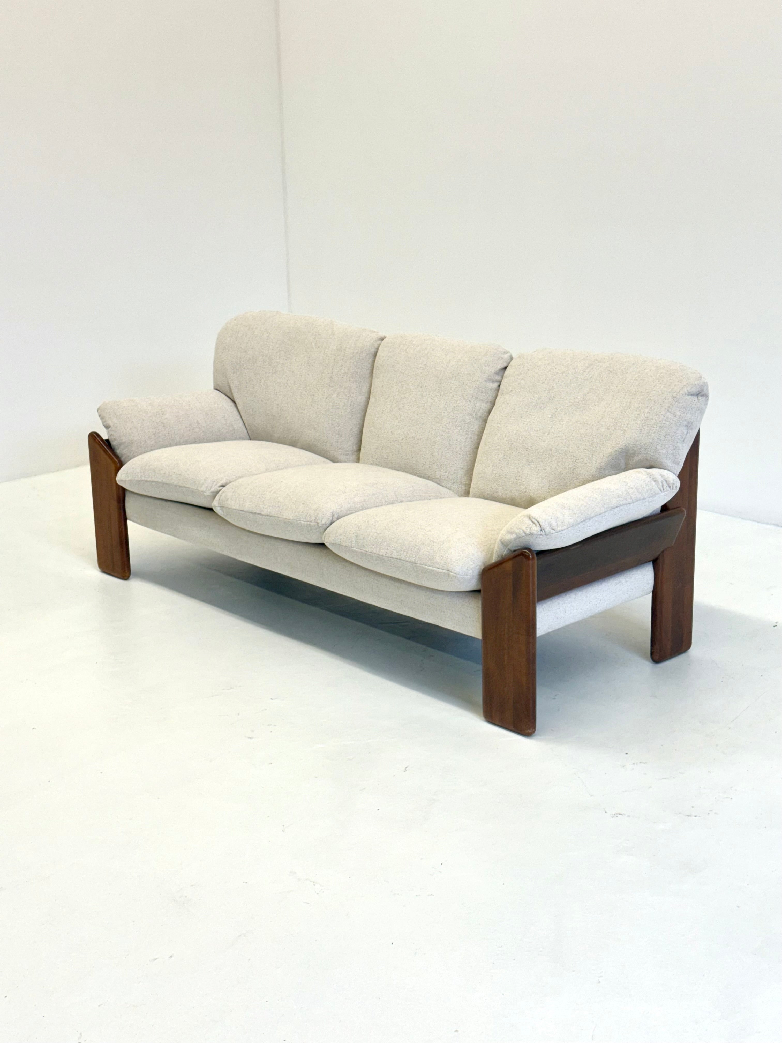 Three-seater sofa Sapporo by Mario Marenco for Mobil Girgi — view 10