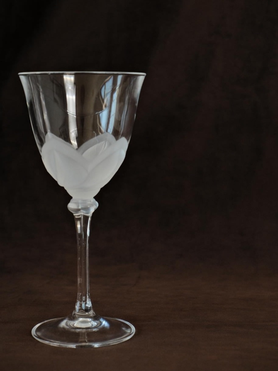 Glass and Crystal Wine Glasses - Set of 4 — close-up