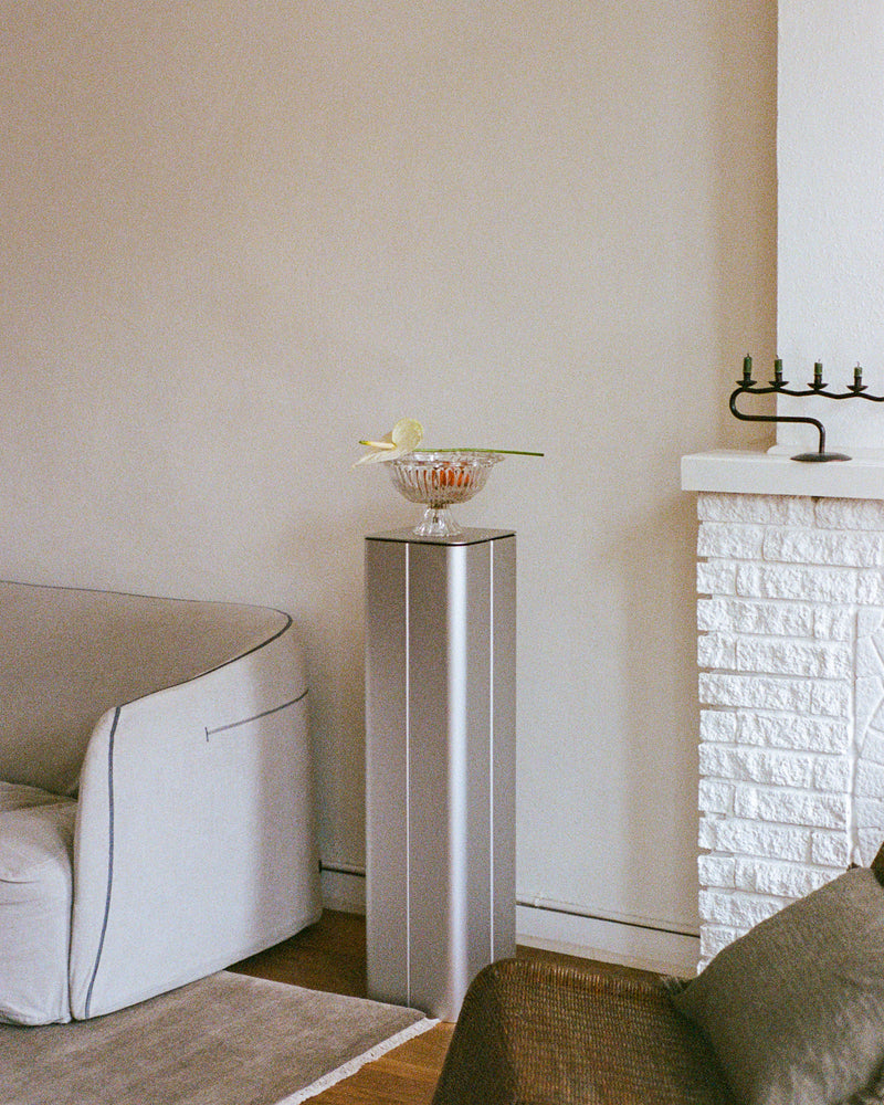 Gadroon Plinth in Aluminium by PARCTA | The Oblist