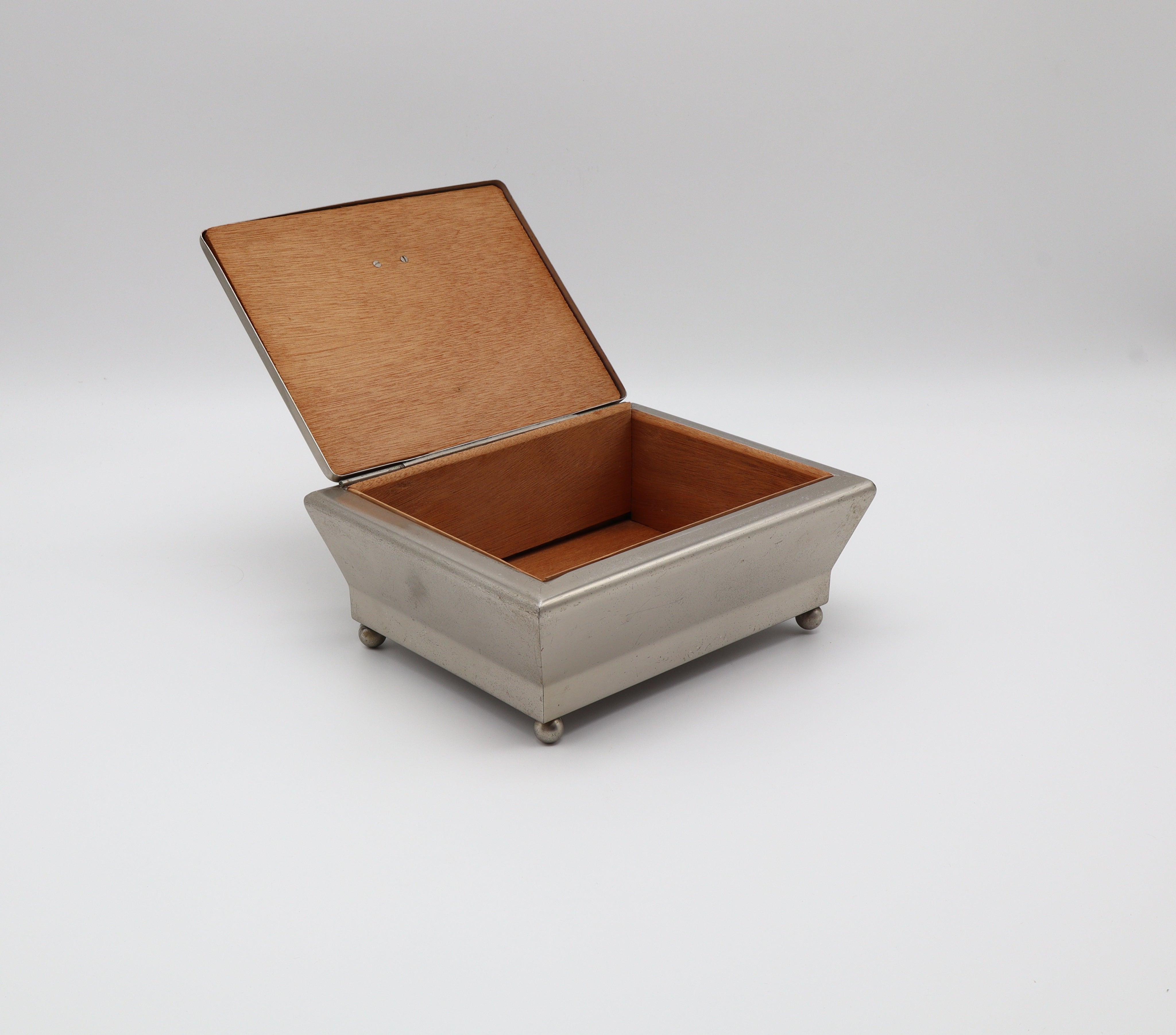Art Deco Box – Netherlands, c. 1930s — detail view