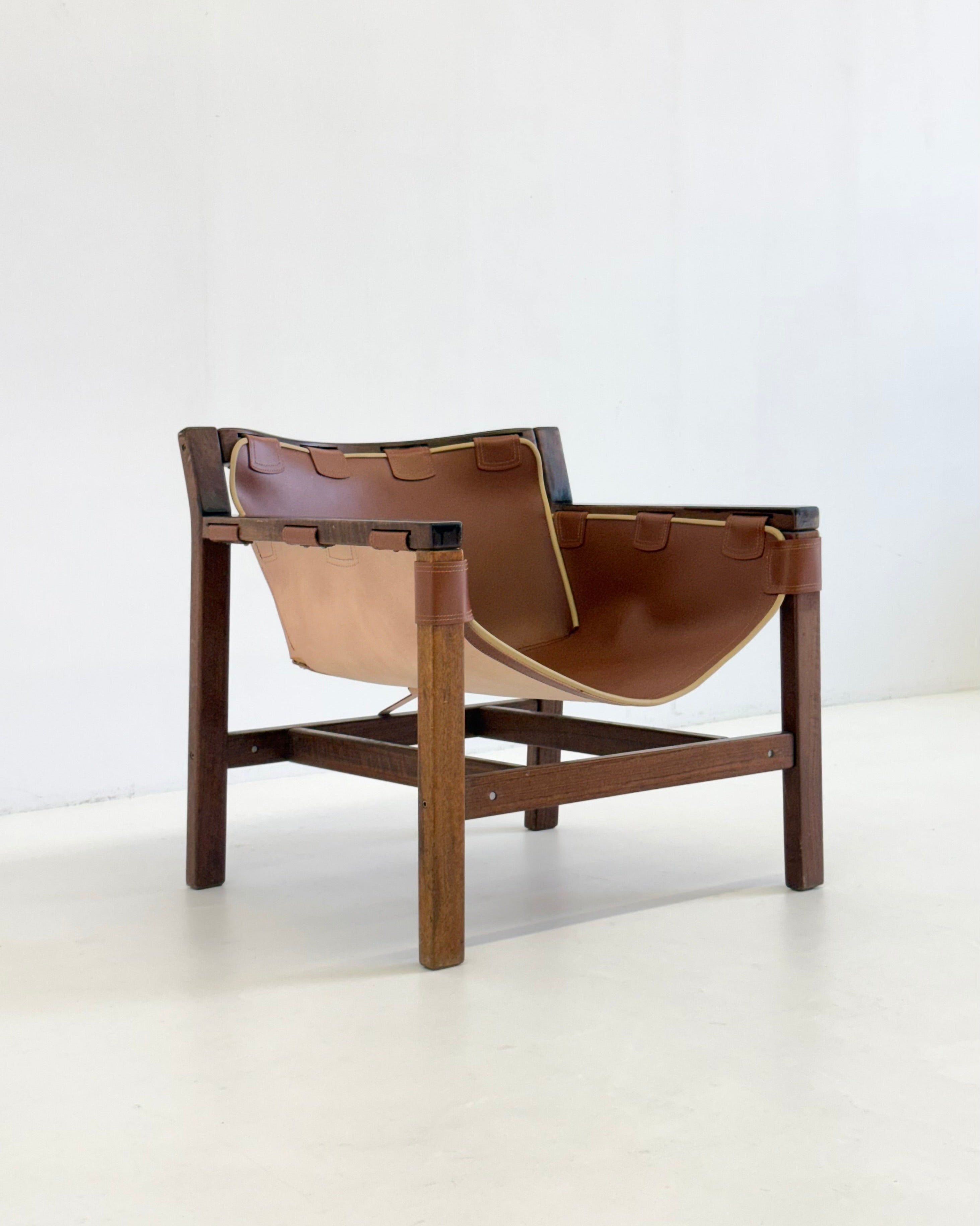 Safari Lounge Chairs by Carlo Hauner for Forma — detail view
