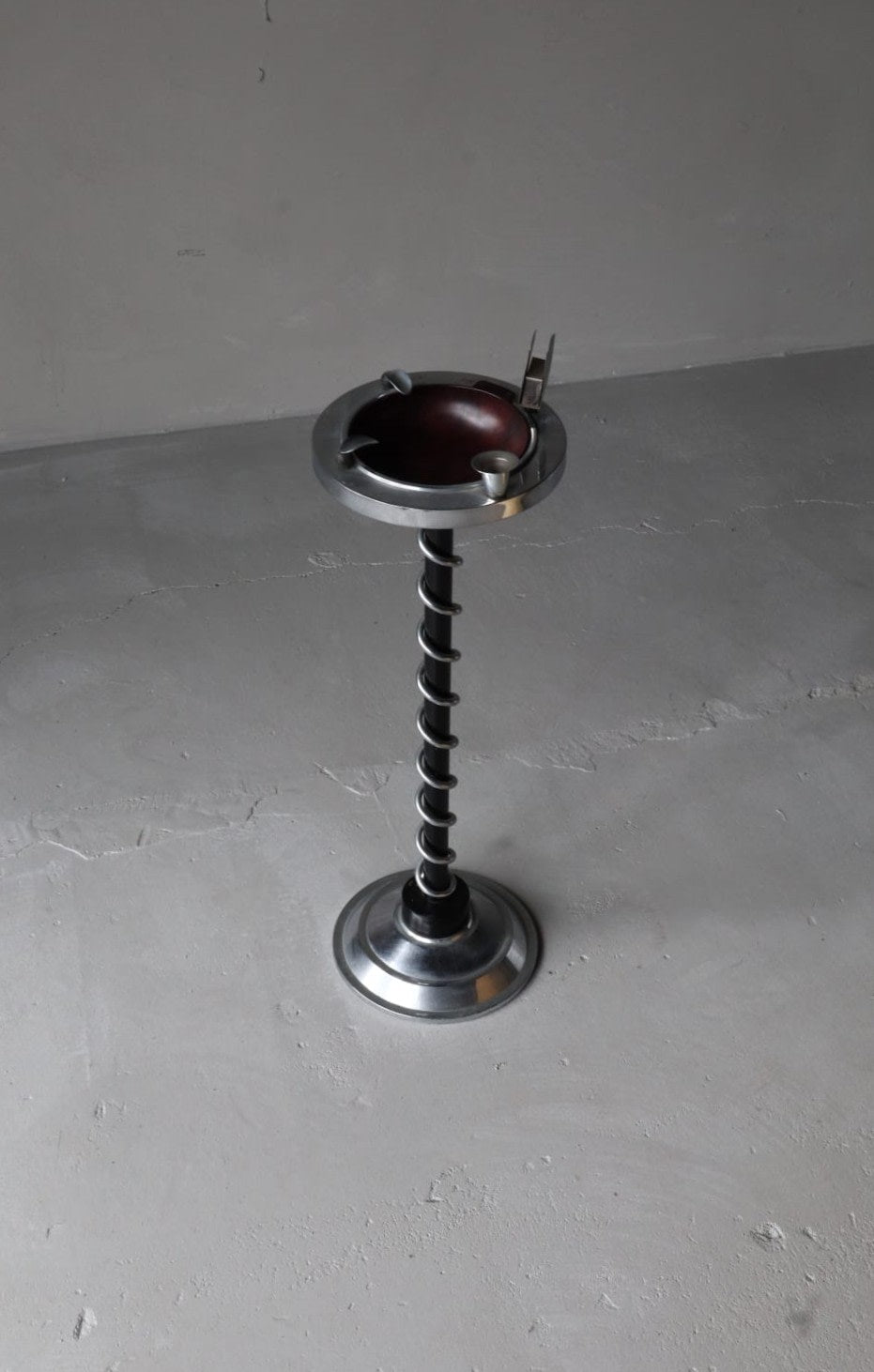 Art Deco Smoker’s Stand by Metawa — Netherlands, 1930s — detail view