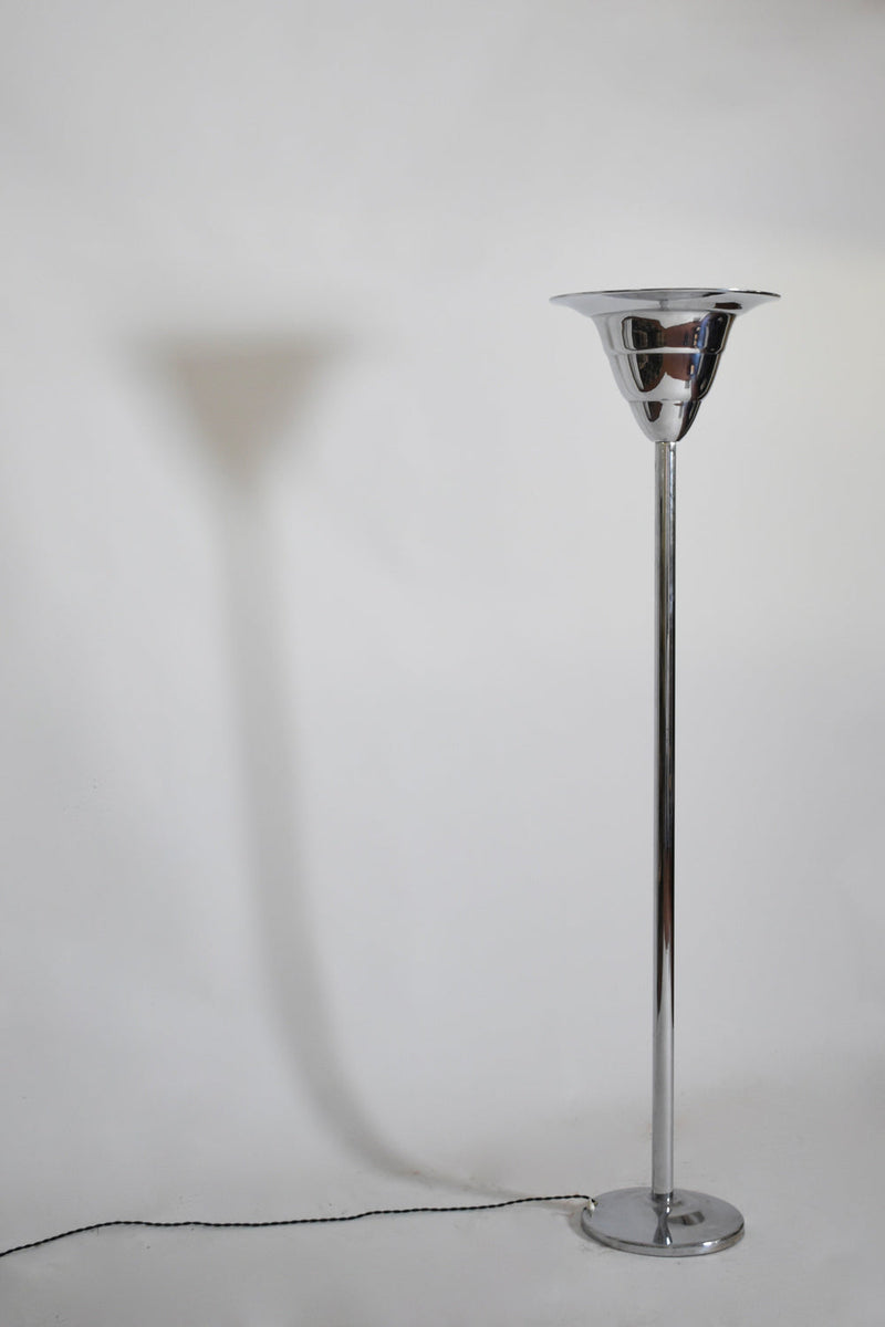Art Deco chromed iron basin floor lamp, 1930s — detail view