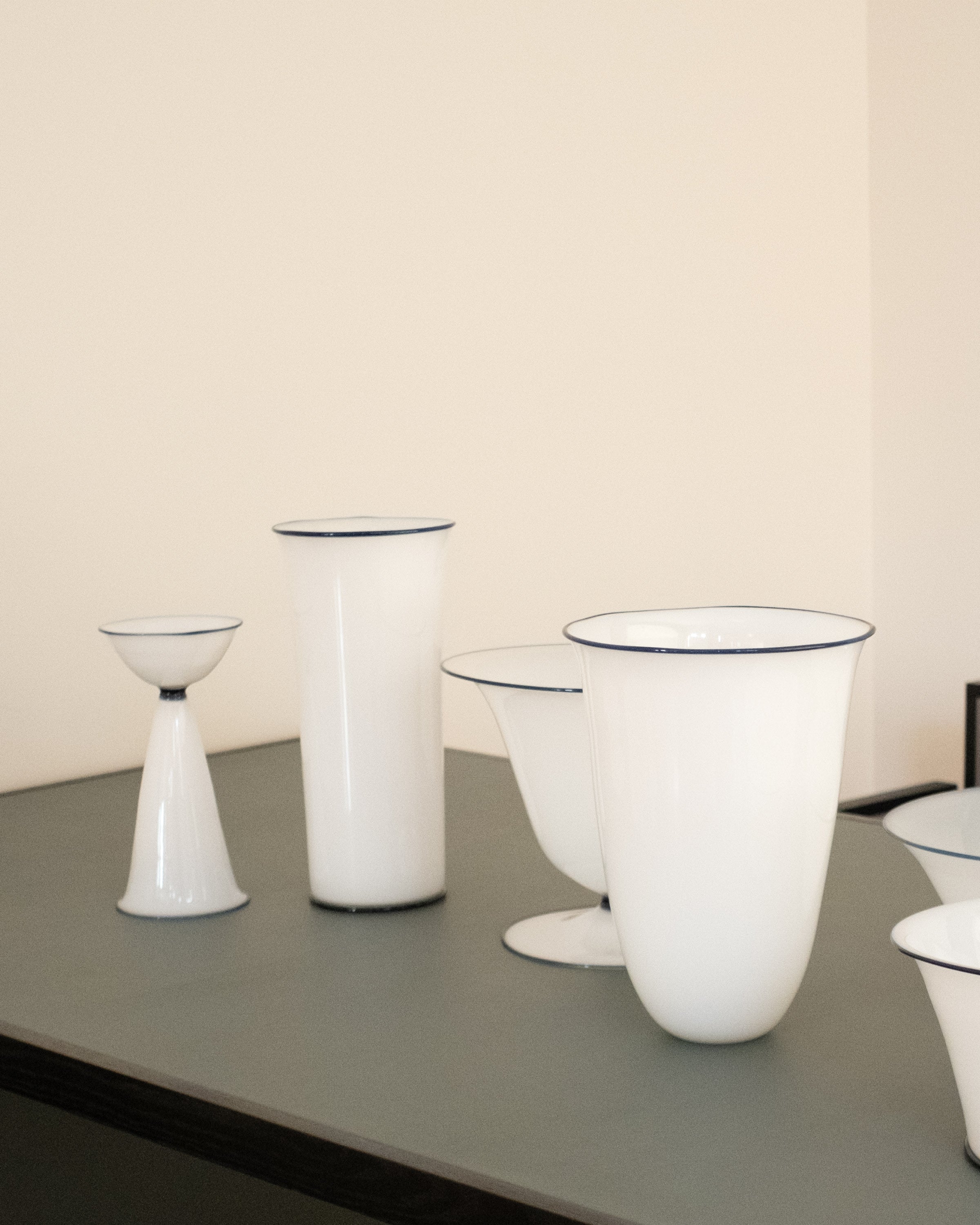 OPA III, Glass Vessel by Clara Jorisch & Verre d'Onge — side angle