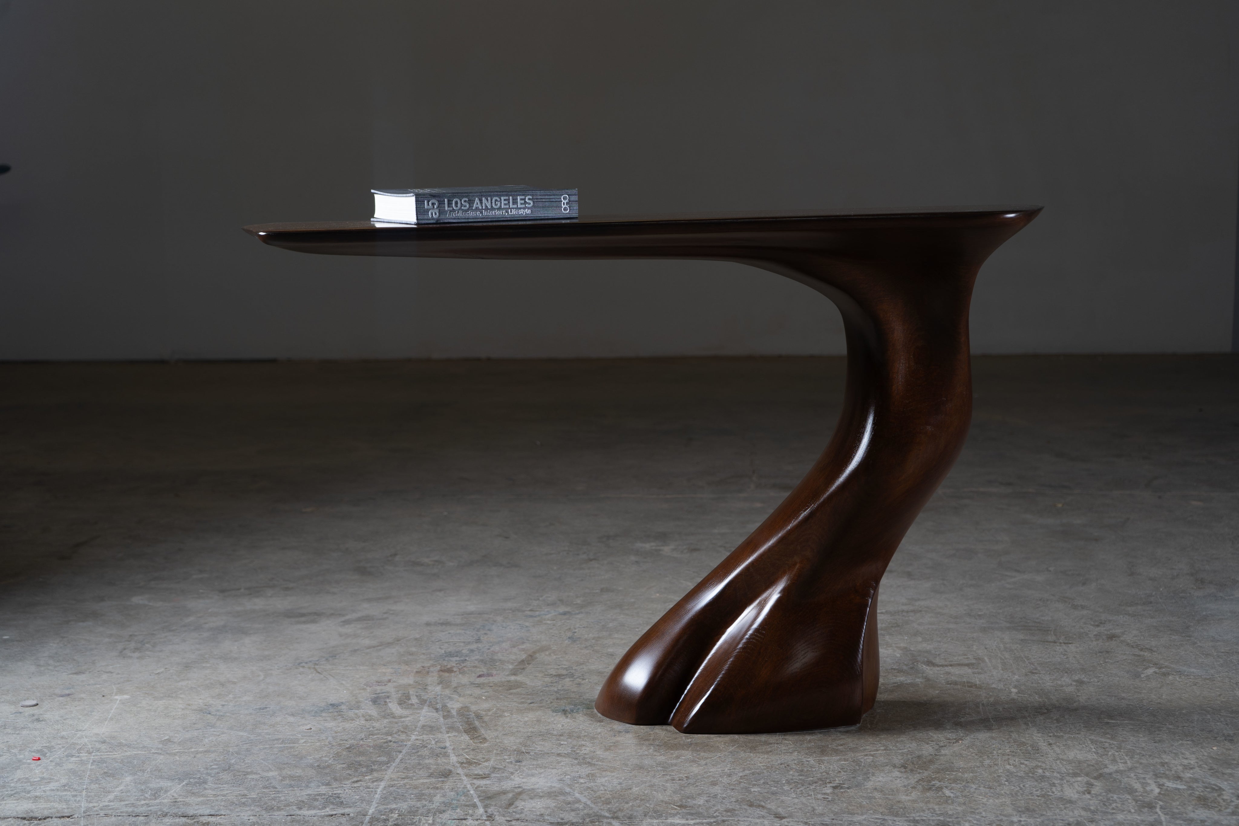 Sculptural Frolic console table in Ash wood by Amorph — variant detail