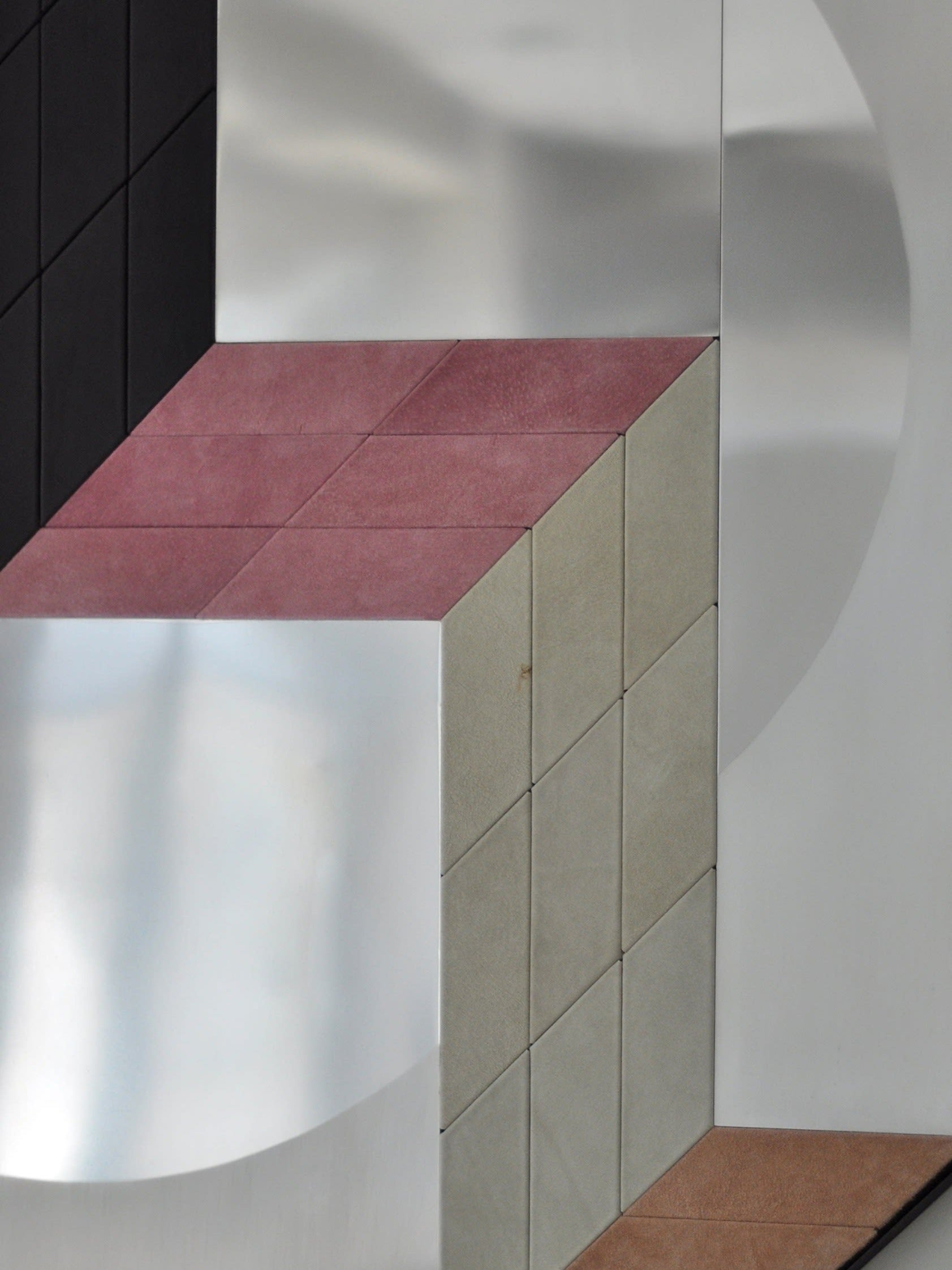 Split and yet one — detail view