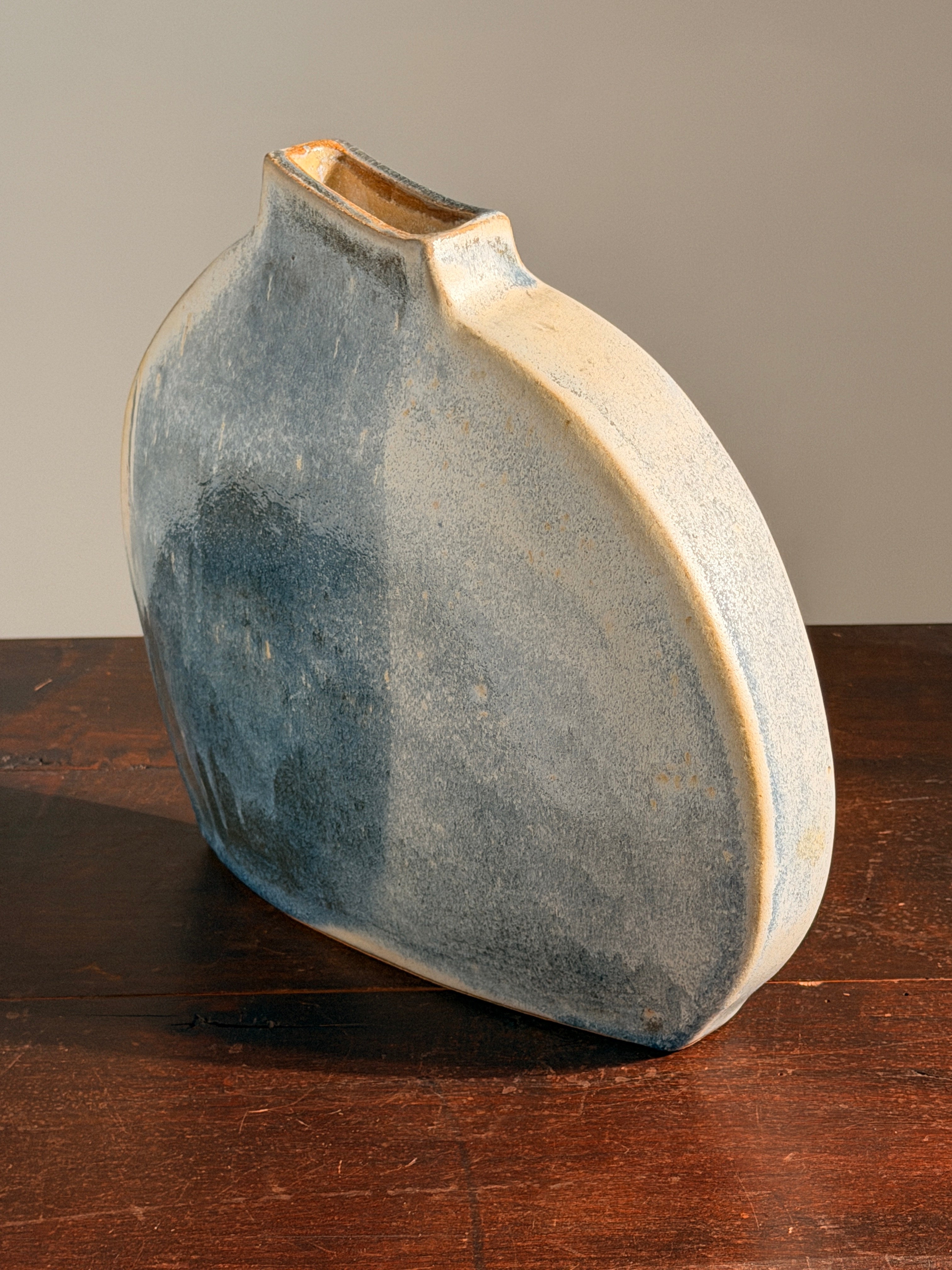 Lenticular sculptural vase by Jean-Claude Séris, circa 1960 — close-up