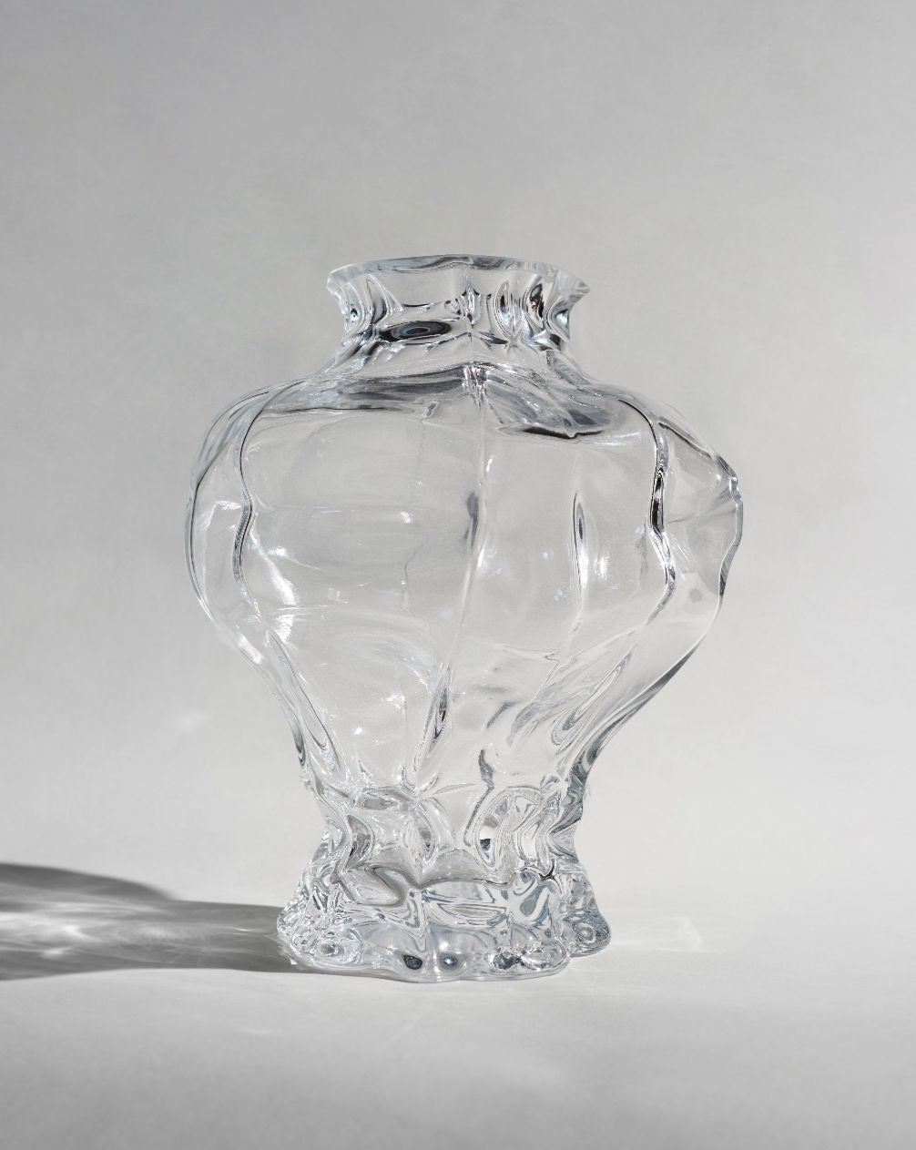 Ammonit Vase - Clear — close-up of textured glass surface