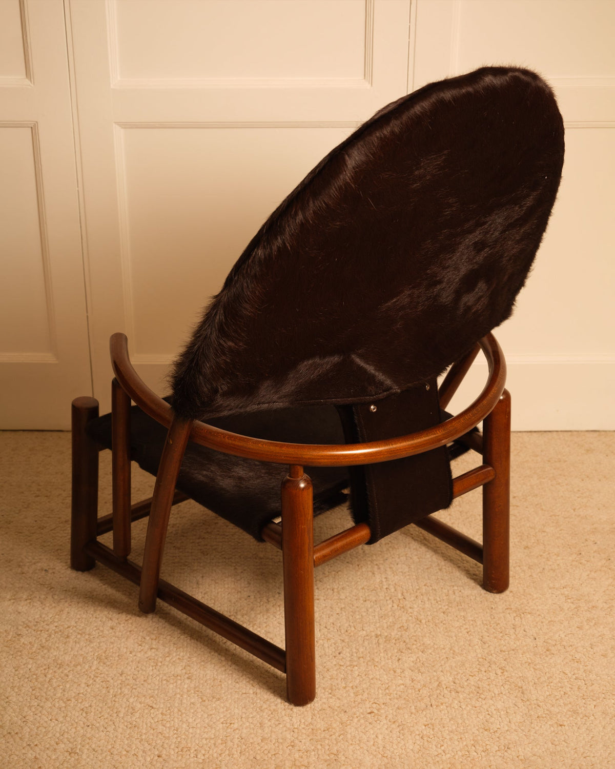 Hoop G23 Lounge Chairs — lifestyle setting