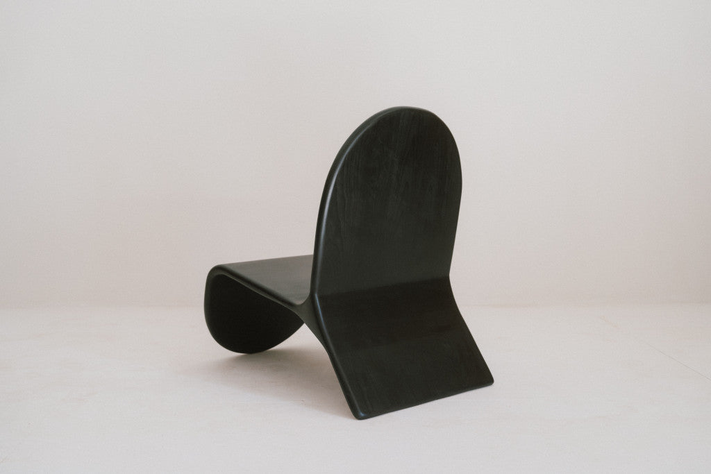 Armchair ALMA — side angle