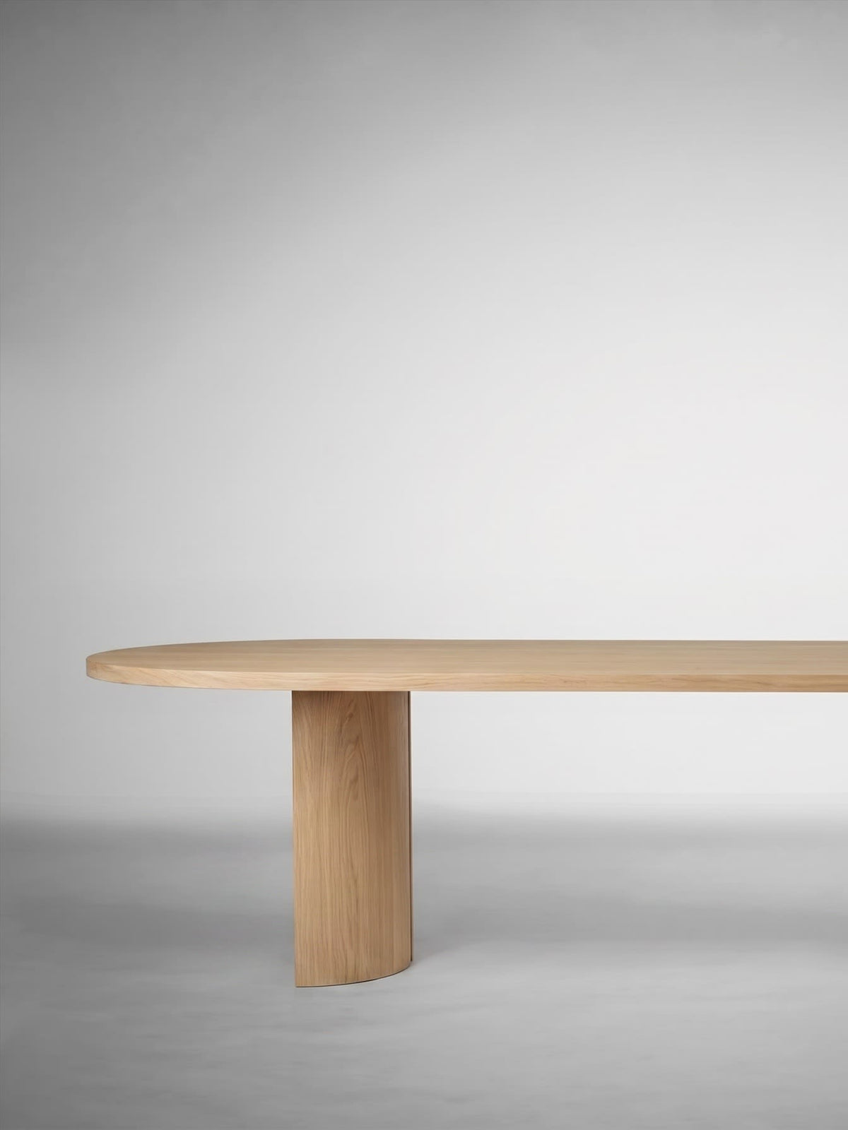 Aperta Capsule Table - Single Base — in context