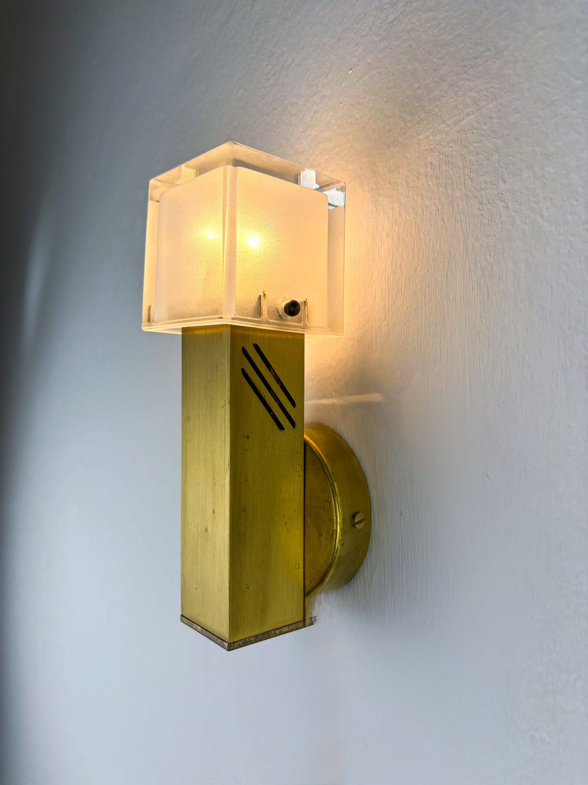 Pair of Cubic Murano Glass Wall Lights by Gaetano Sciolari, Italy 1970s — side angle