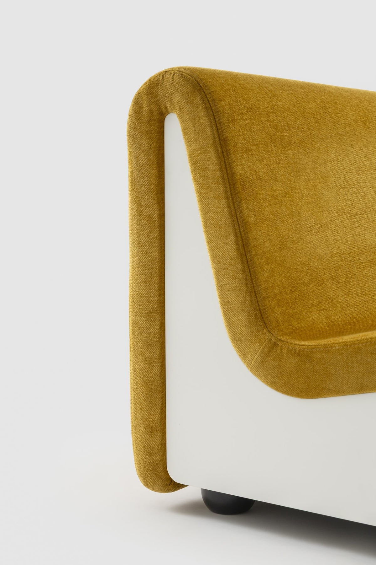 'Dialogue' 4-Seater Sofa - André Monpoix x Mobilier National — detail view