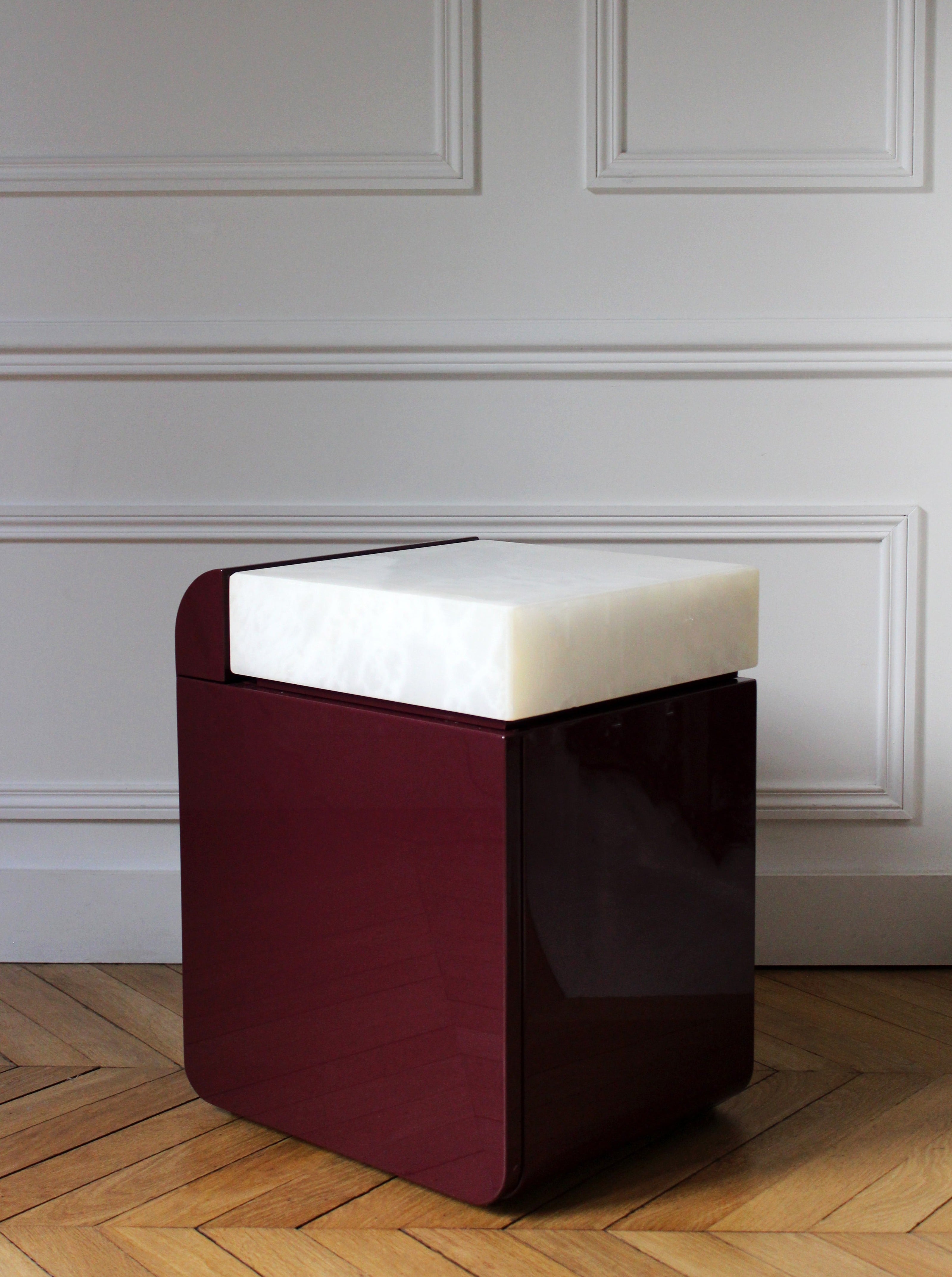 "Amo" Bordeaux and White Onyx Table