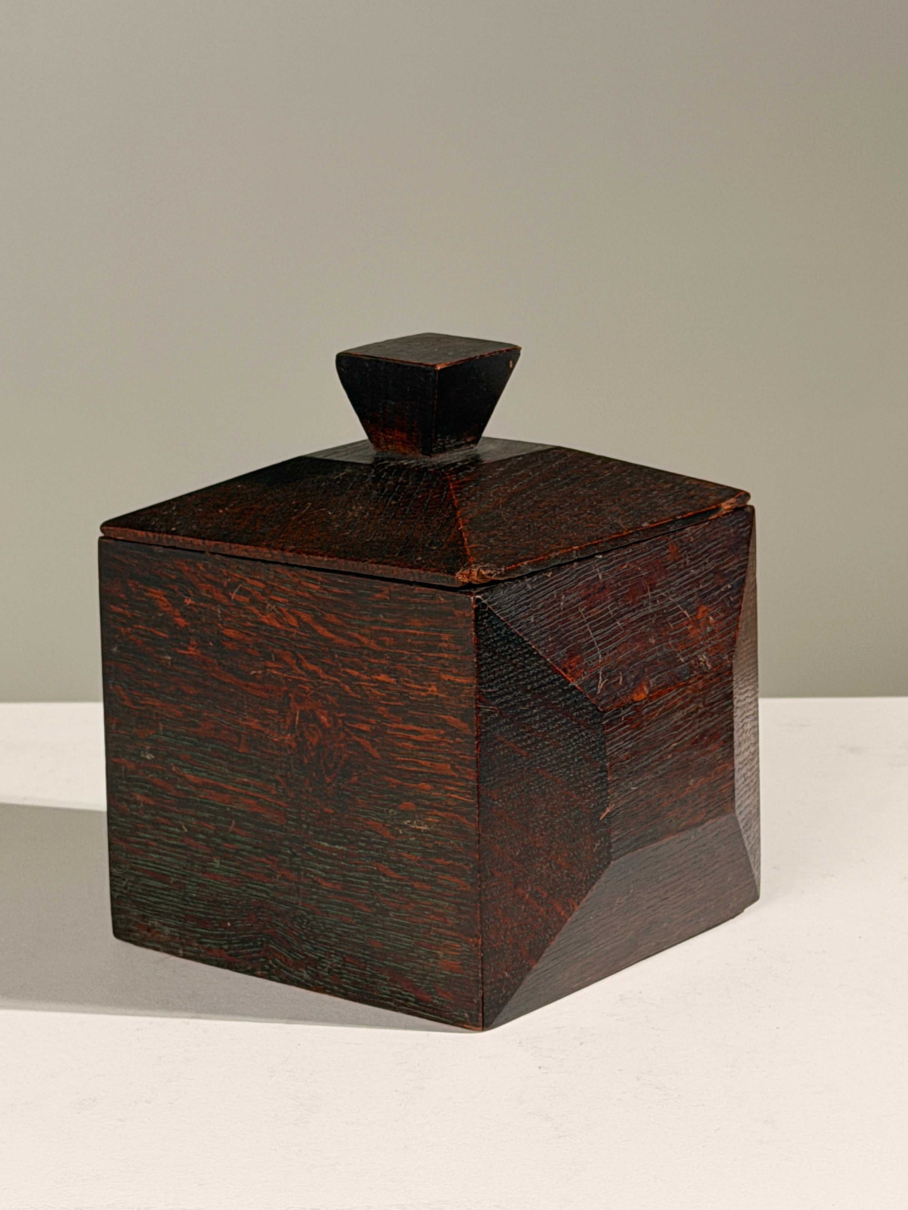Art Deco lidded box in exotic wood, France, circa 1930 — additional view