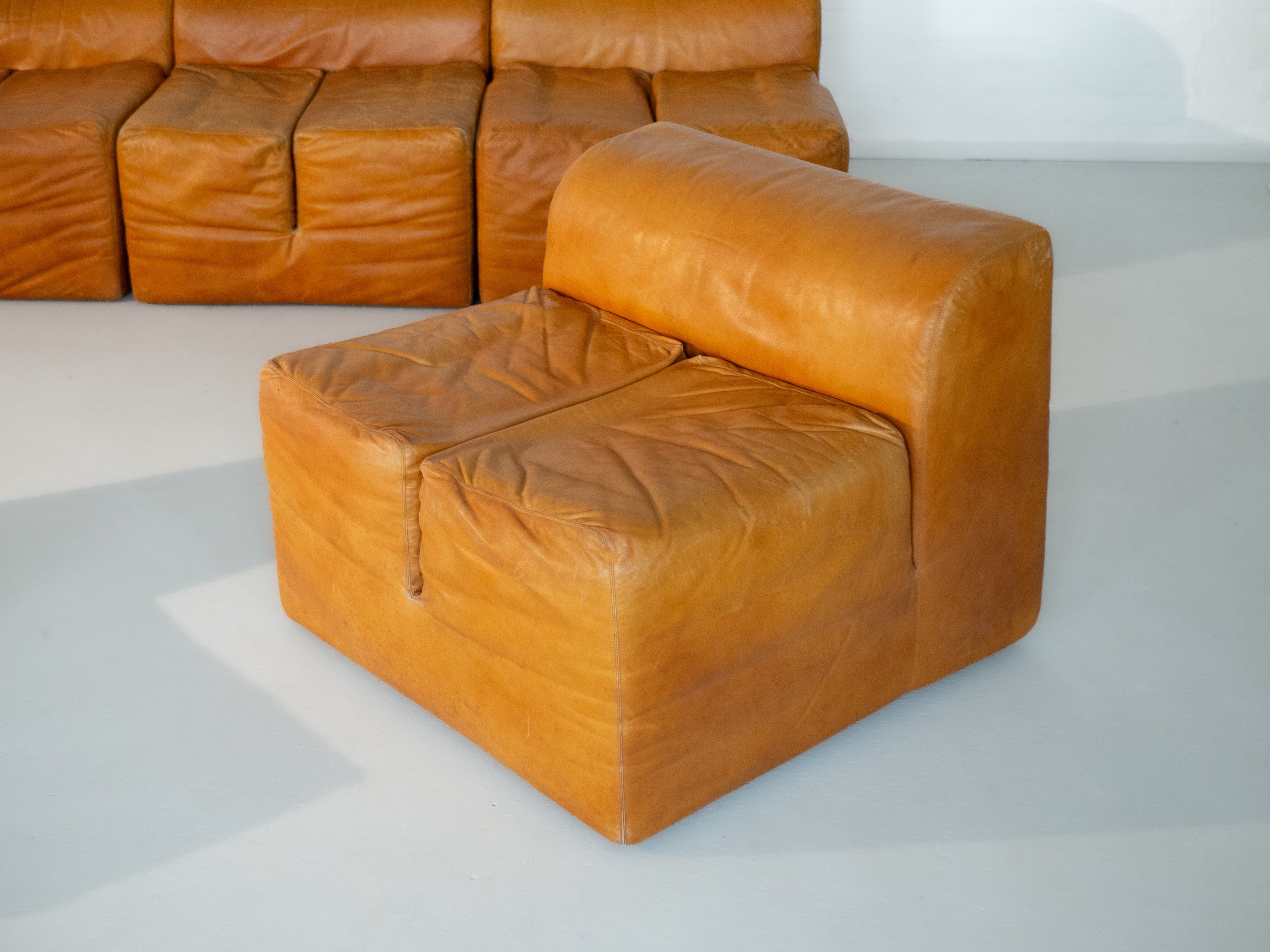 'Ipercubo 200' by Jonathan de Pas, D'Urbino, Lomazzi for Driade