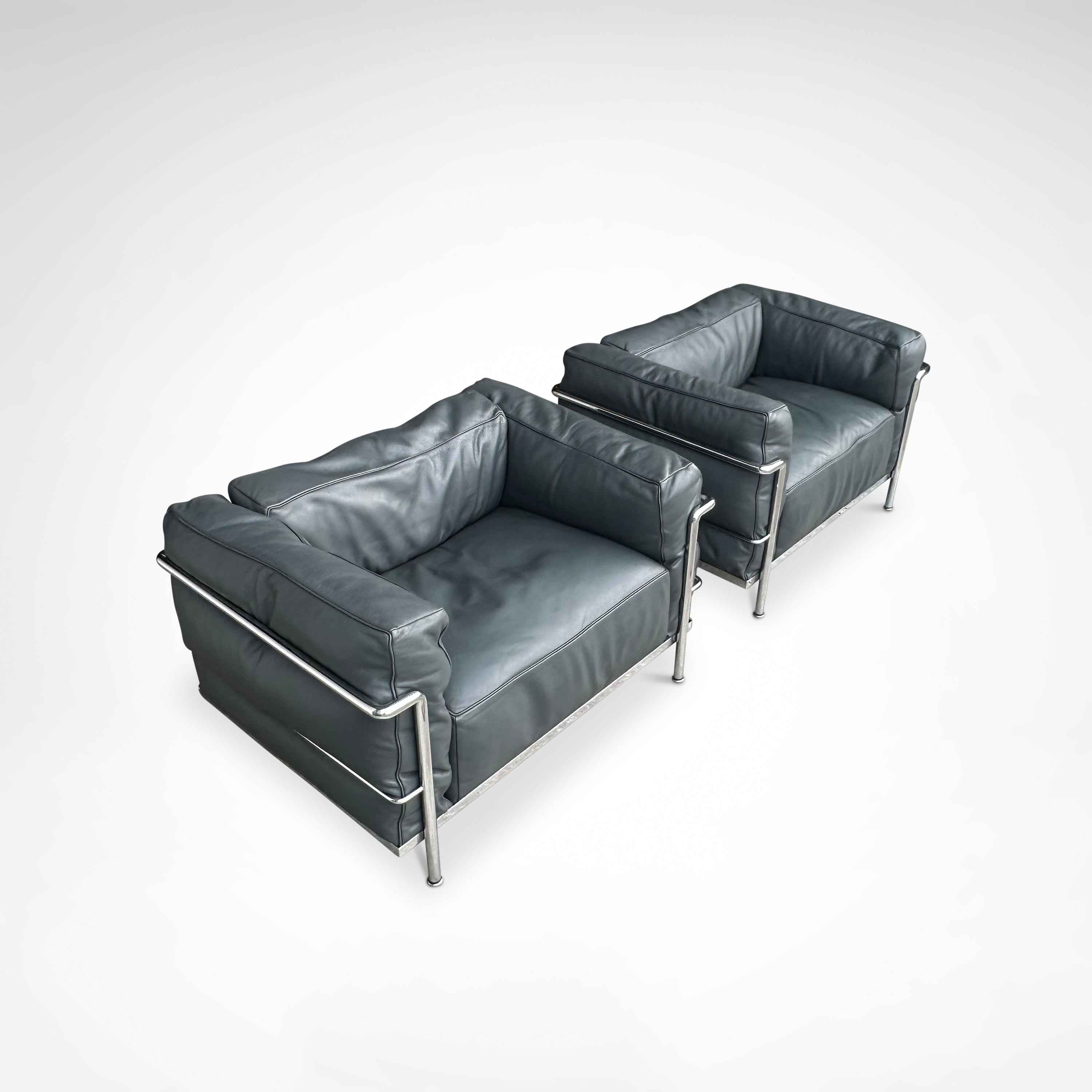 LC3 Down Cushions Y Extra Leather Armchairs by Le Corbusier, Perriand & Jeanneret for Cassina, 1990s, Set of 2 — view 9