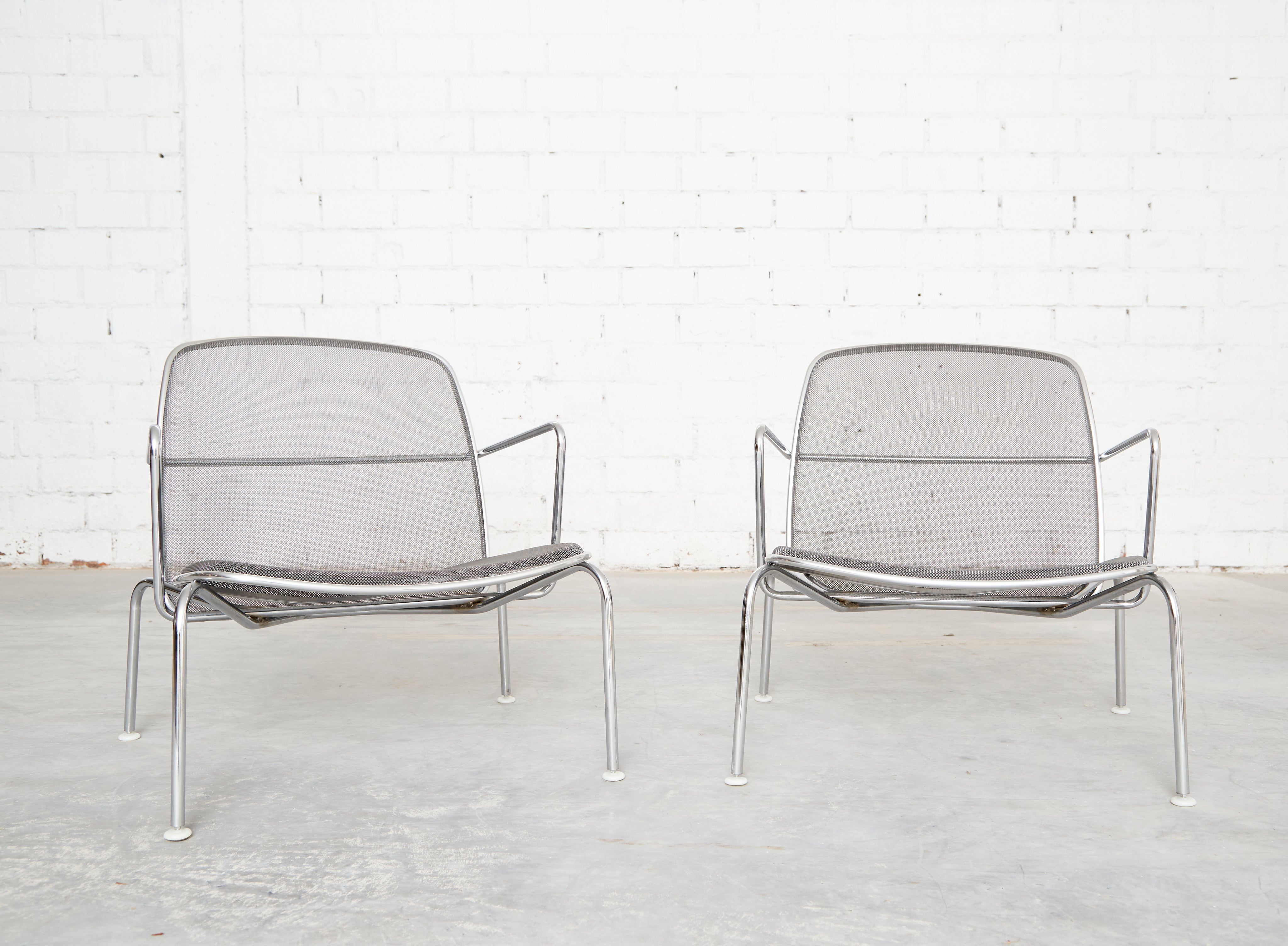 Two "Web Chairs" by Antonio Citterio for B&B Italia by Eilers Interieur | The Oblist
