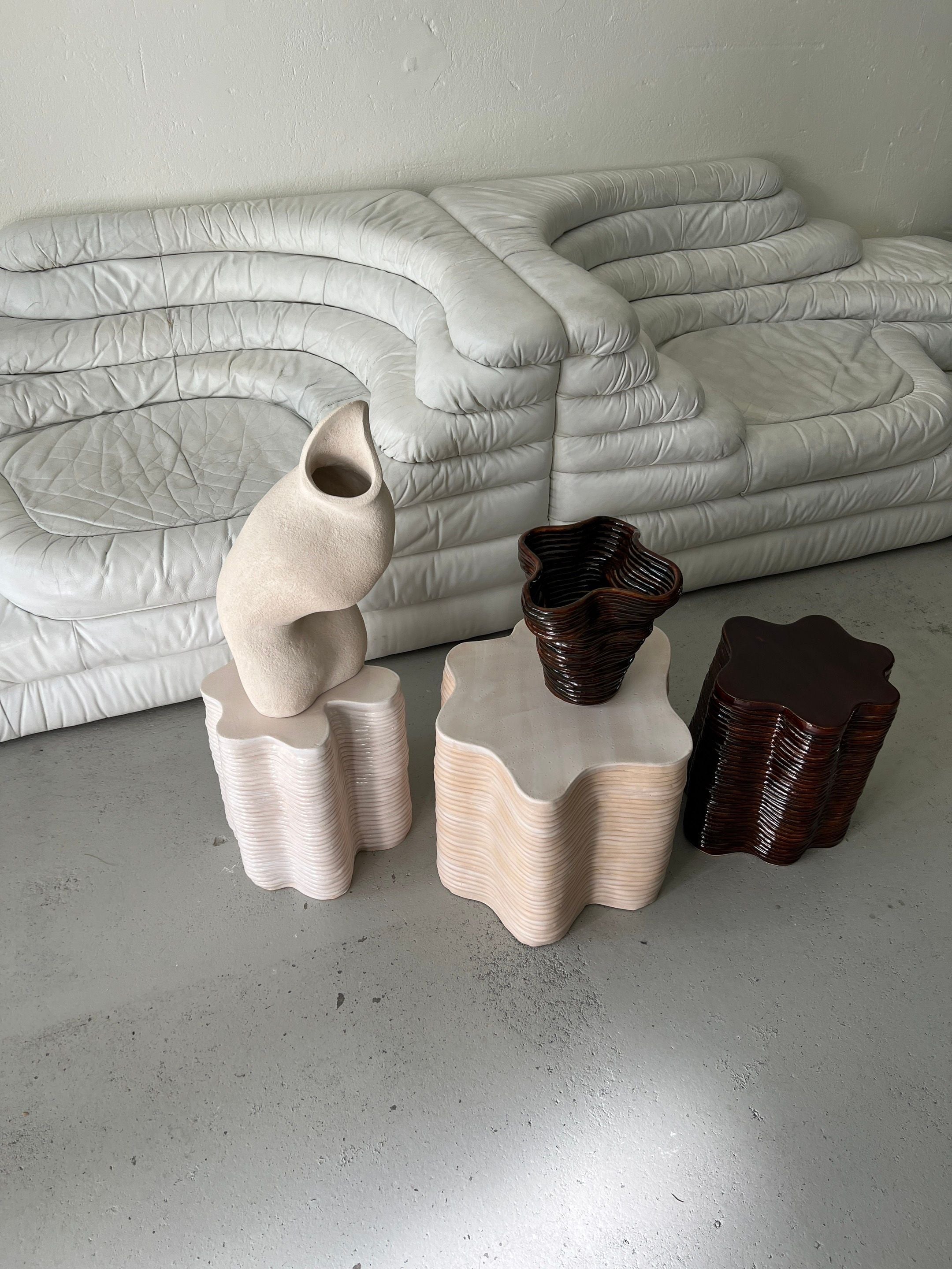 Wobbly Vase Brown — close-up