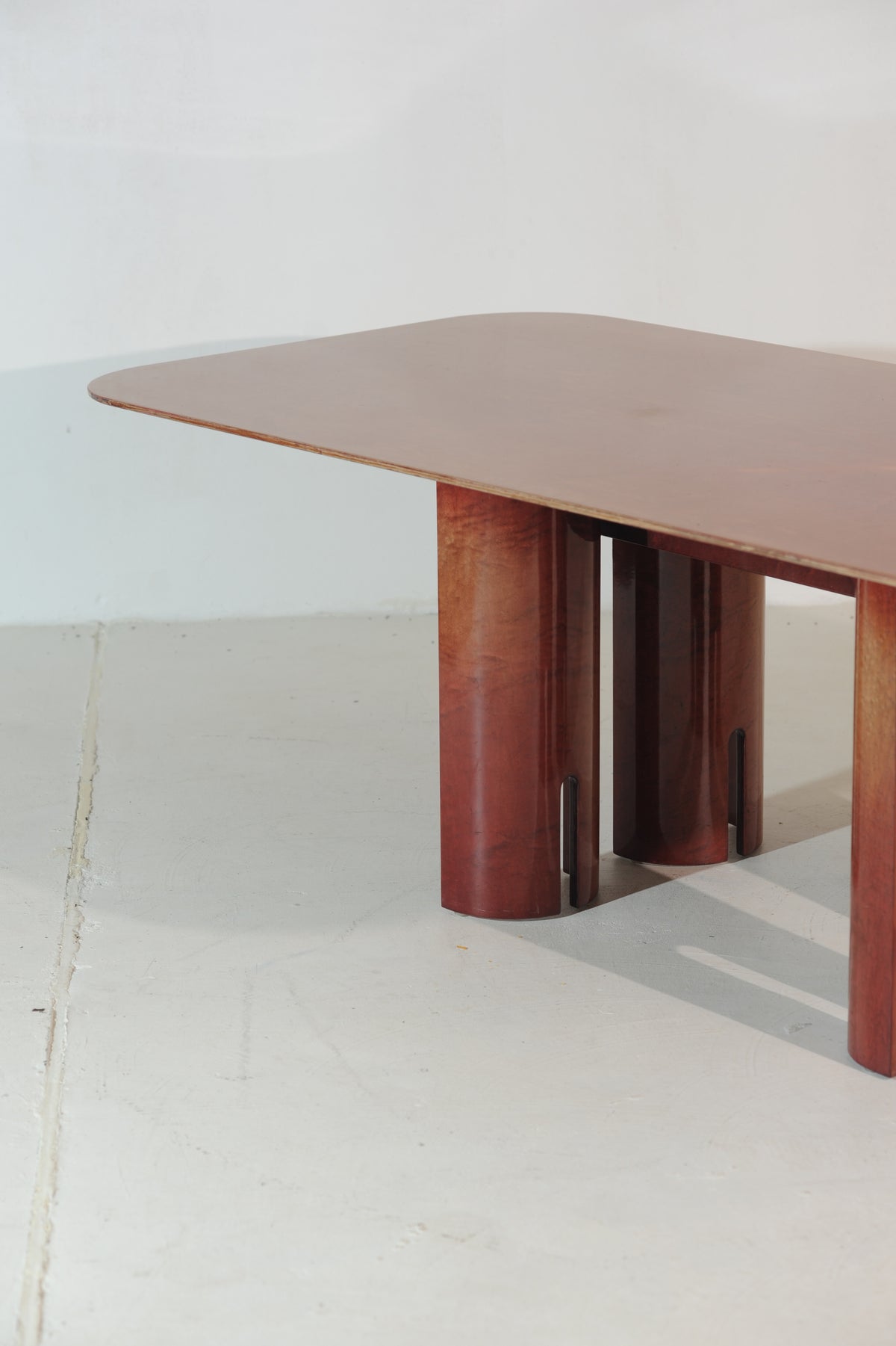Giovanni Offredi for Saporiti Italian Root Wood Dining Table, 1980 — detail view