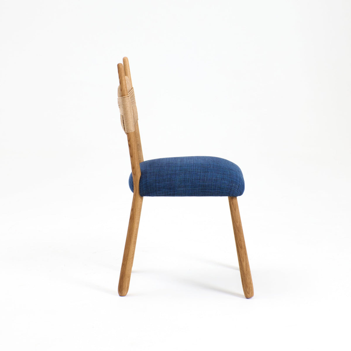 Perícia Dining chair — lifestyle setting