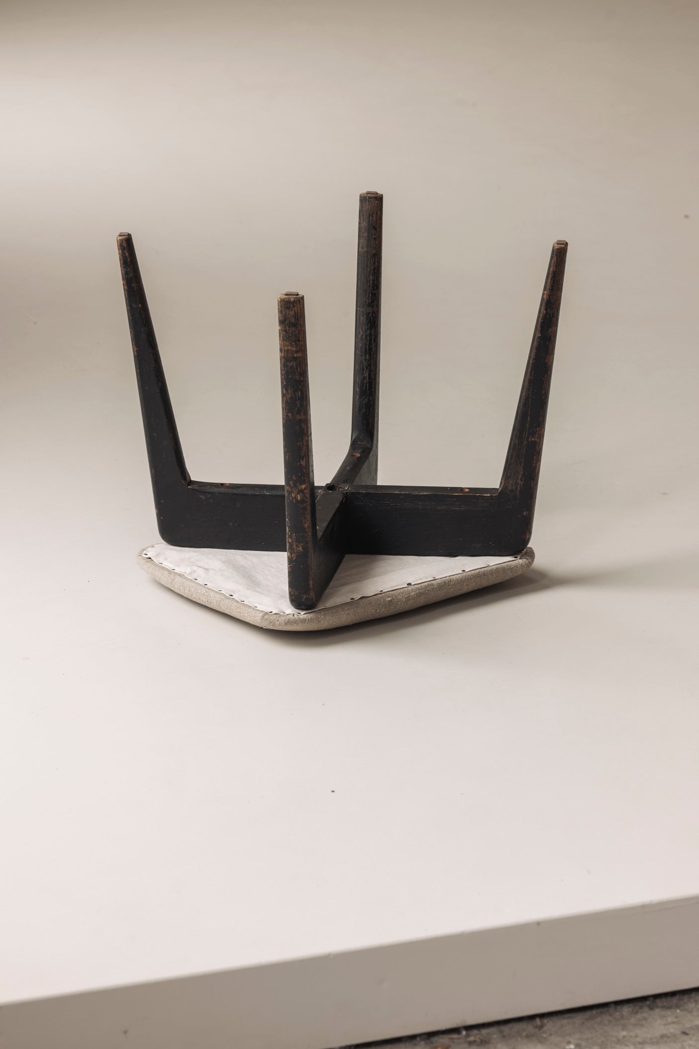 Modernist French stool from the 1950s. — view 9