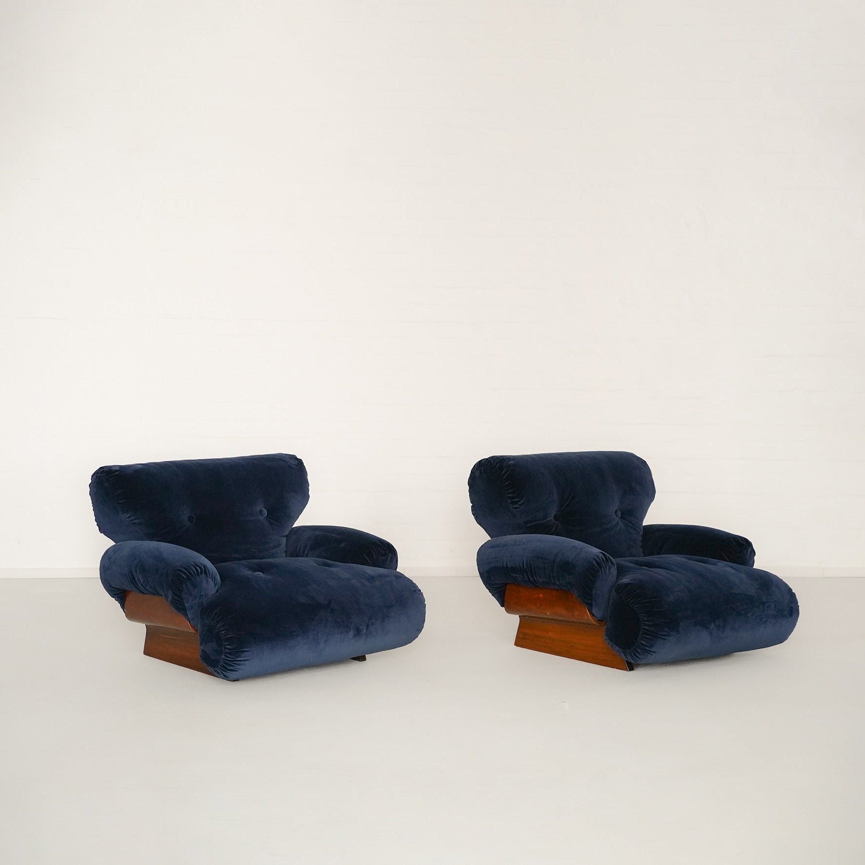 Pair of 1970s Mid Century Italian Velvet Armchairs