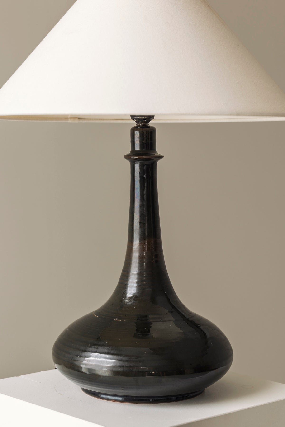 Elegant Set of Two identical French Ceramic Table Lamps, 1960s — in context