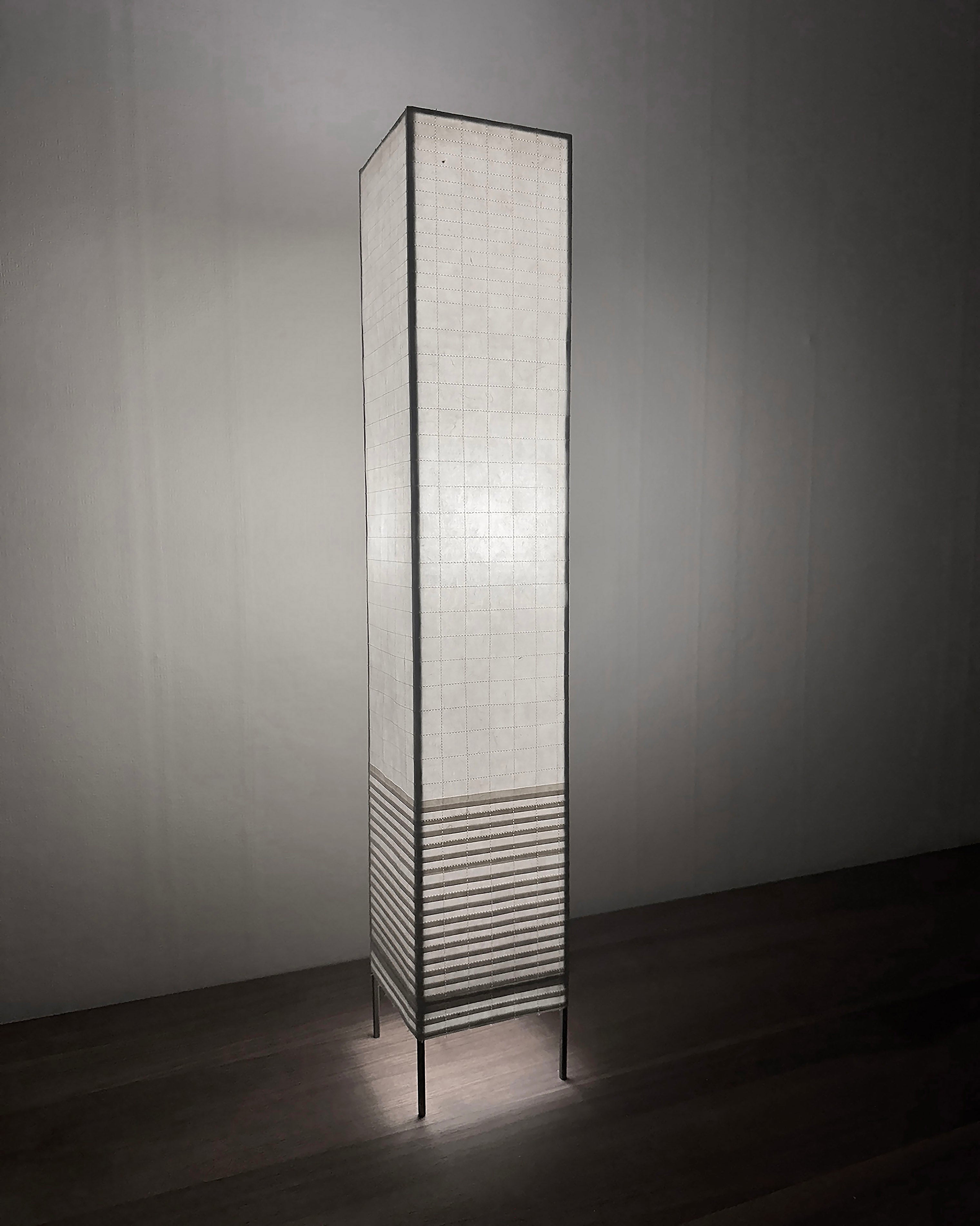 biiit 003 / Table lamp — side angle