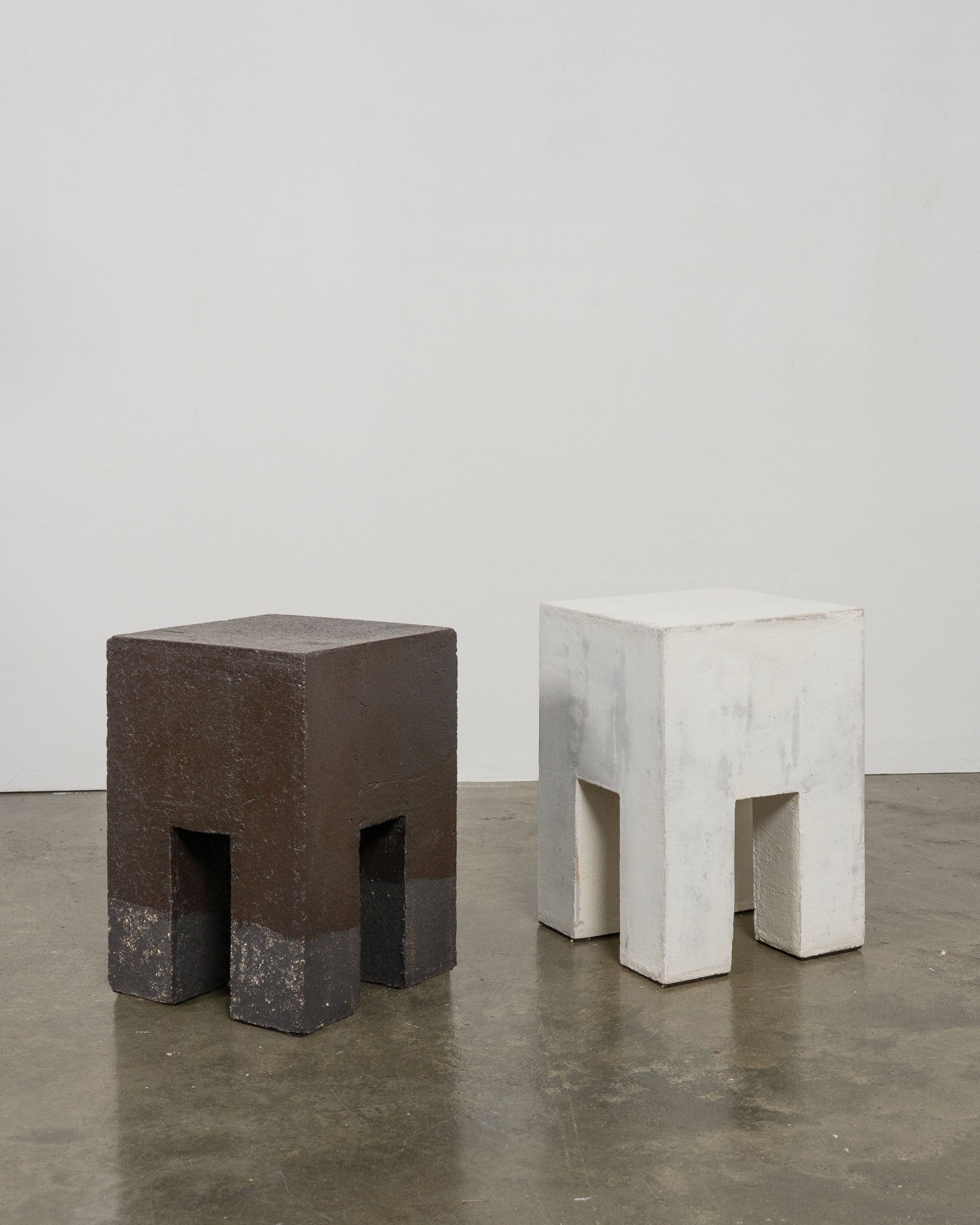 Tables d'appoint en grès émaillé prototype