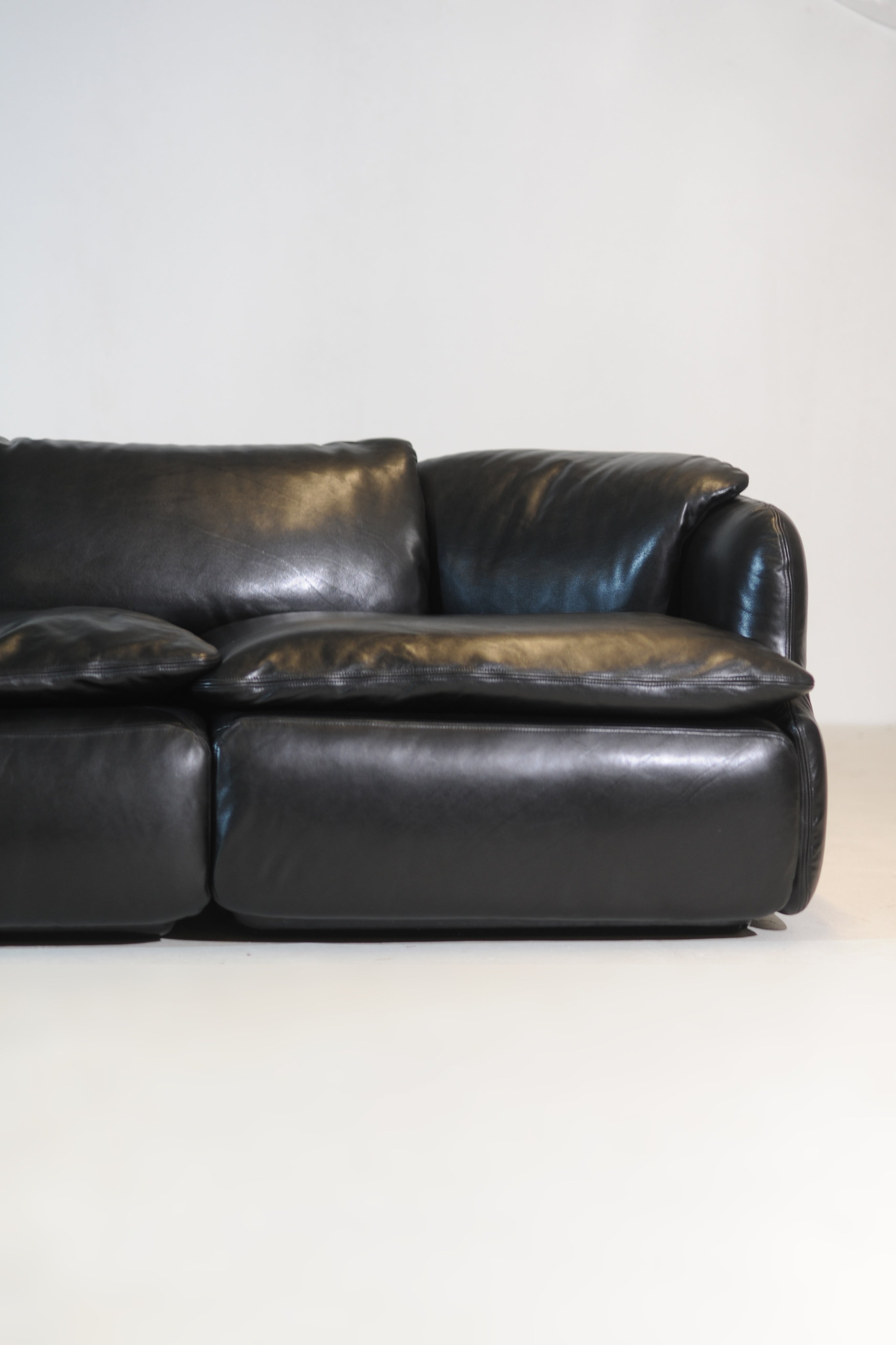 Alberto Rosselli Confidential Sofa by Rémanence | The Oblist