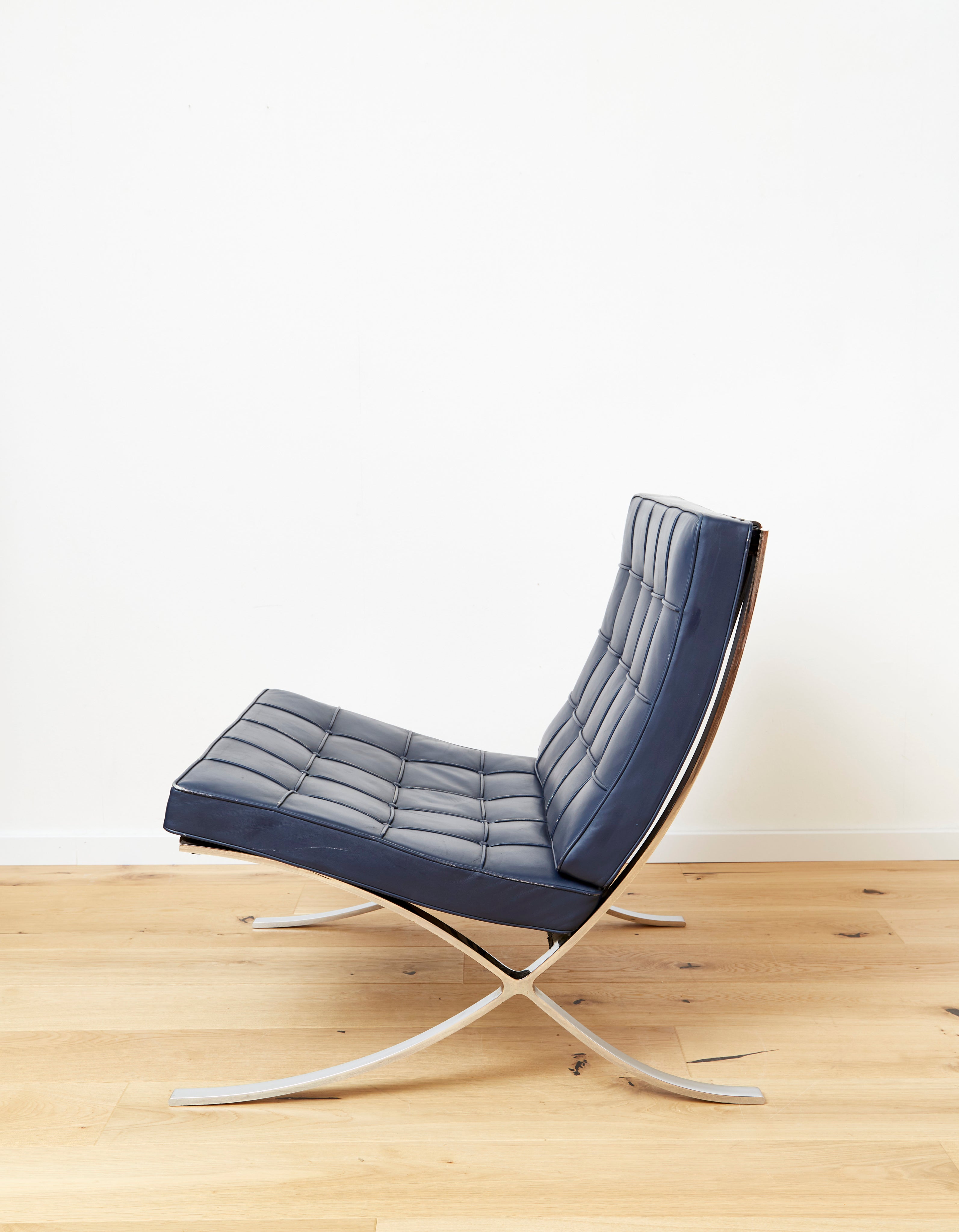 Fauteuil Lounge MR 90 Barcelona par Ludwig Mies Van Der Rohe pour Knoll Inc.