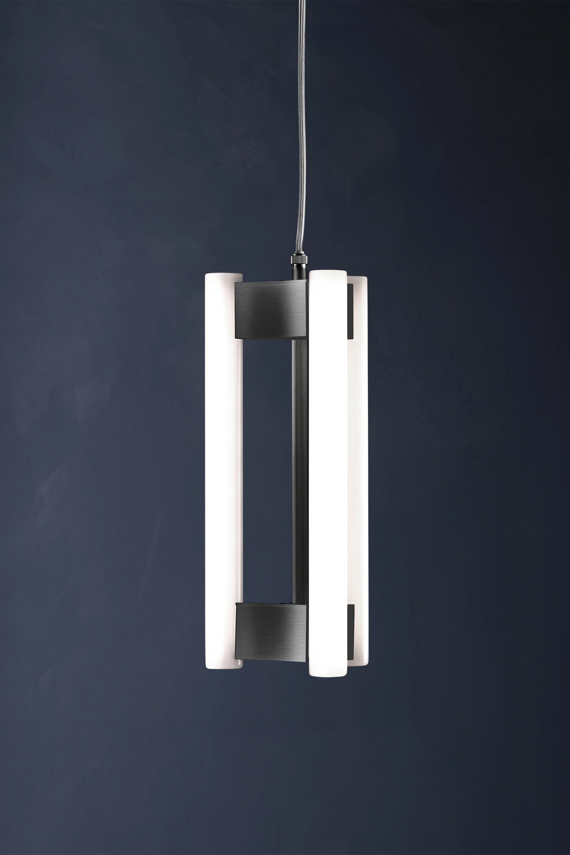 LIA SUSPENSION 30 — side angle