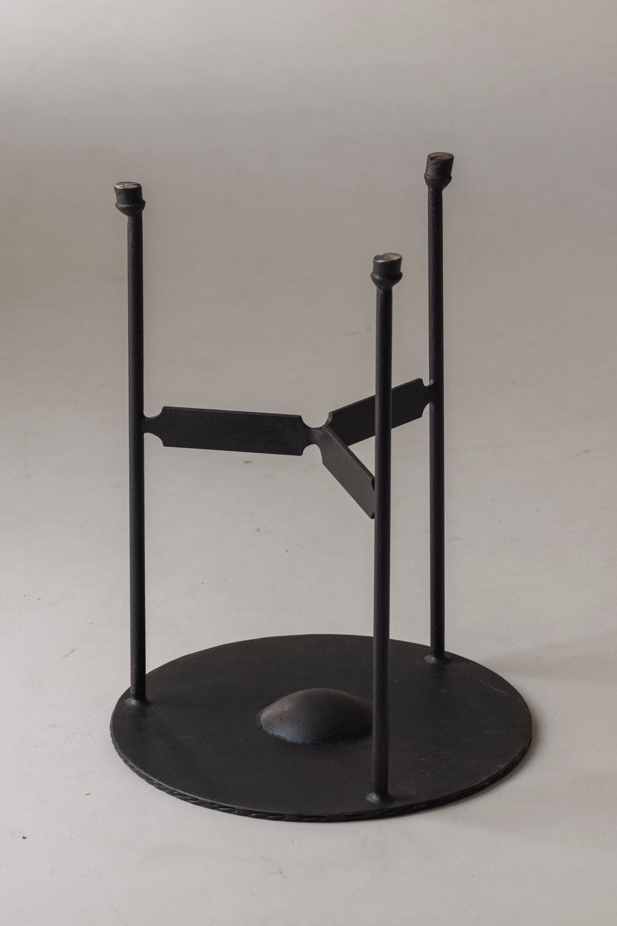 French Guéridon Side Table in Patinated Iron, 1940s. — view 10