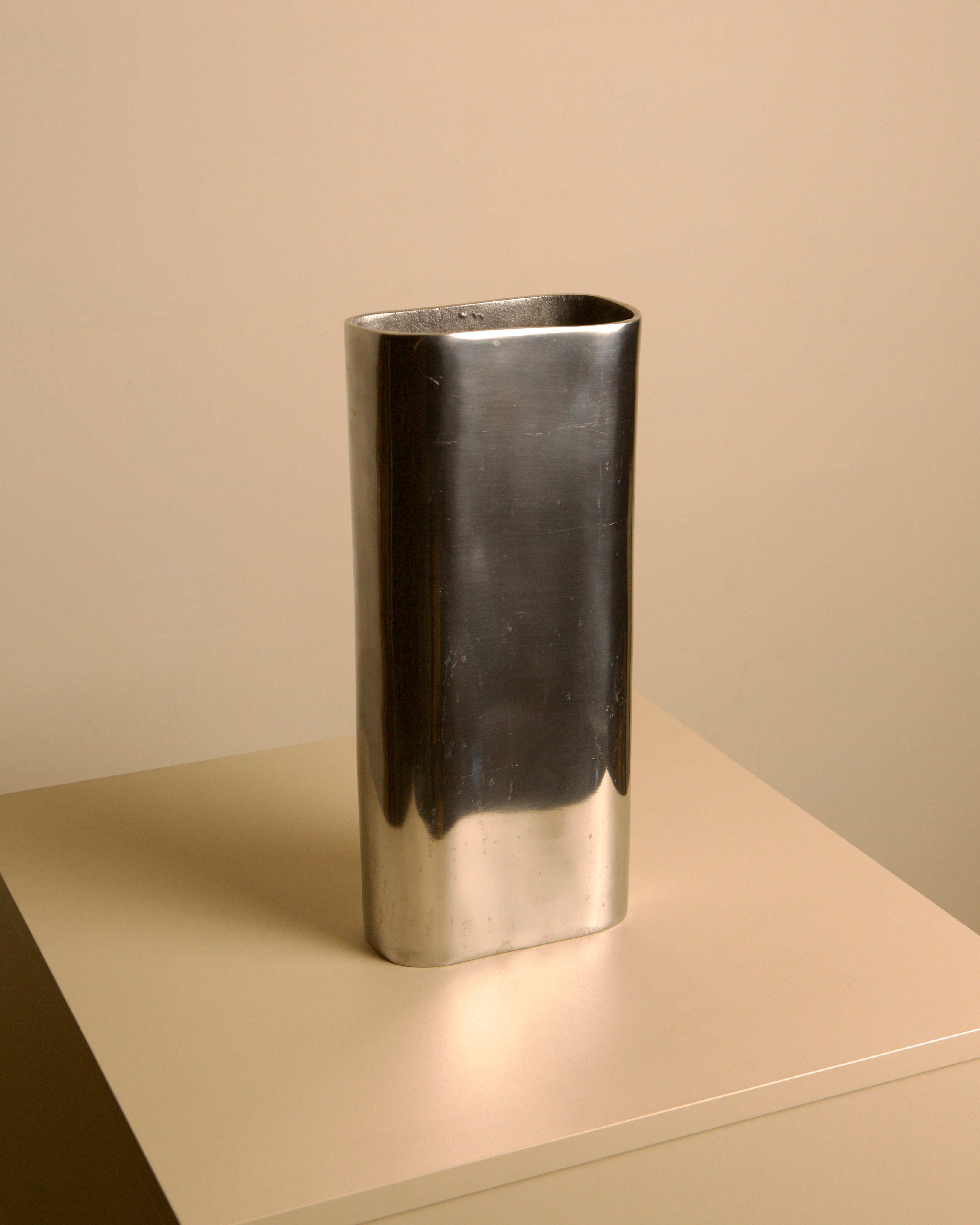 Cast Aluminium Vase, Italy, 1980s by Treaptyque | The Oblist