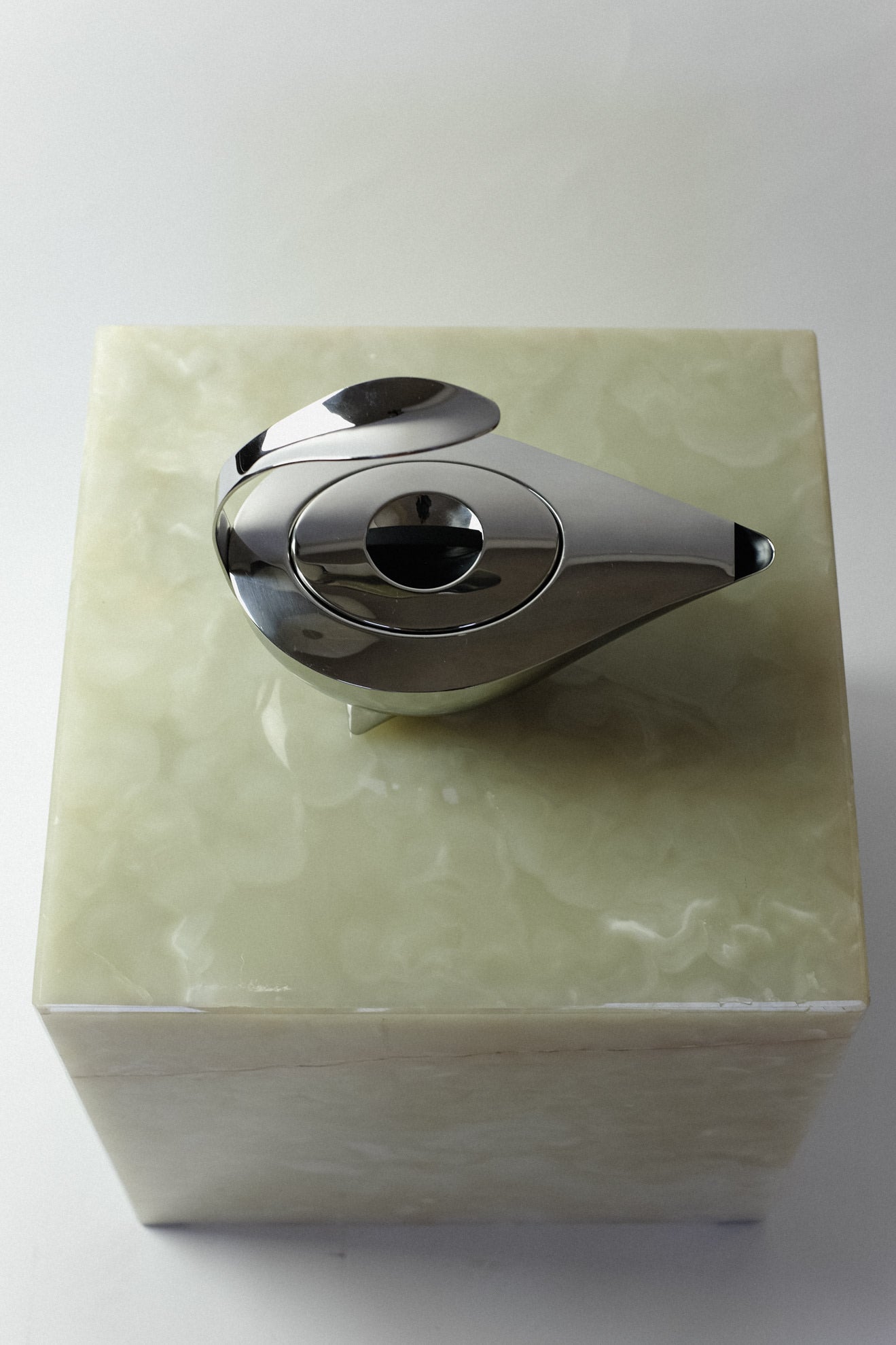Tea Pots Post Modern 1980s 'Naoko' Teapot | The Oblist